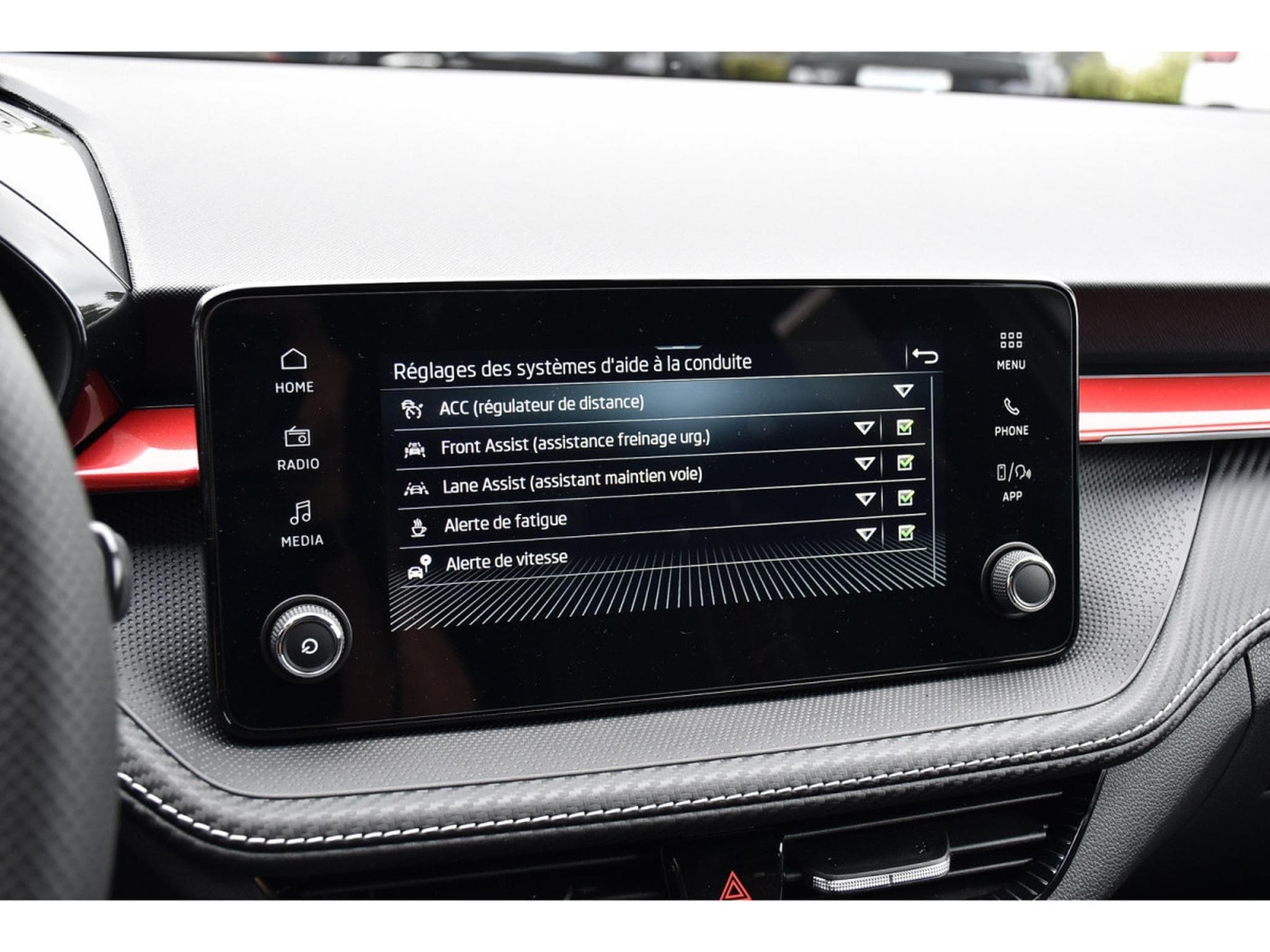 Skoda Fabia 1.0 TSI Monte Carlo DSG ACC TRAVEL CAM KESSY NEUVE (2026) - Foto 12
