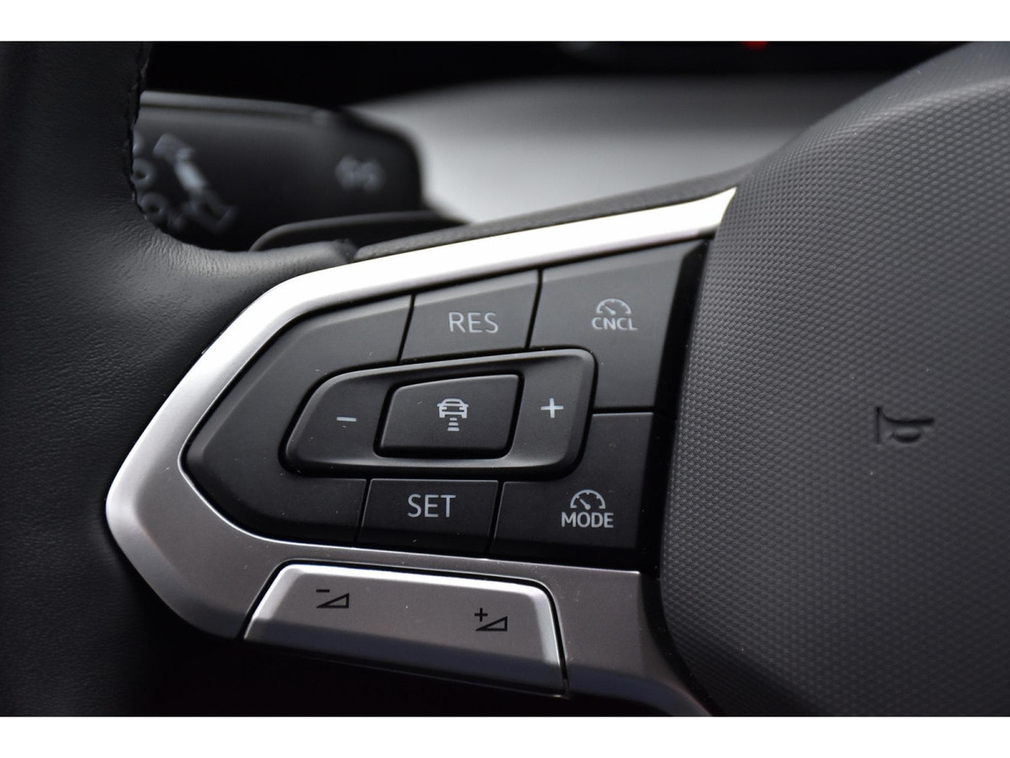 VW Golf 2.0 TDI Life DSG ACC GPS LANE 1° MAIN (2025) - Foto 19