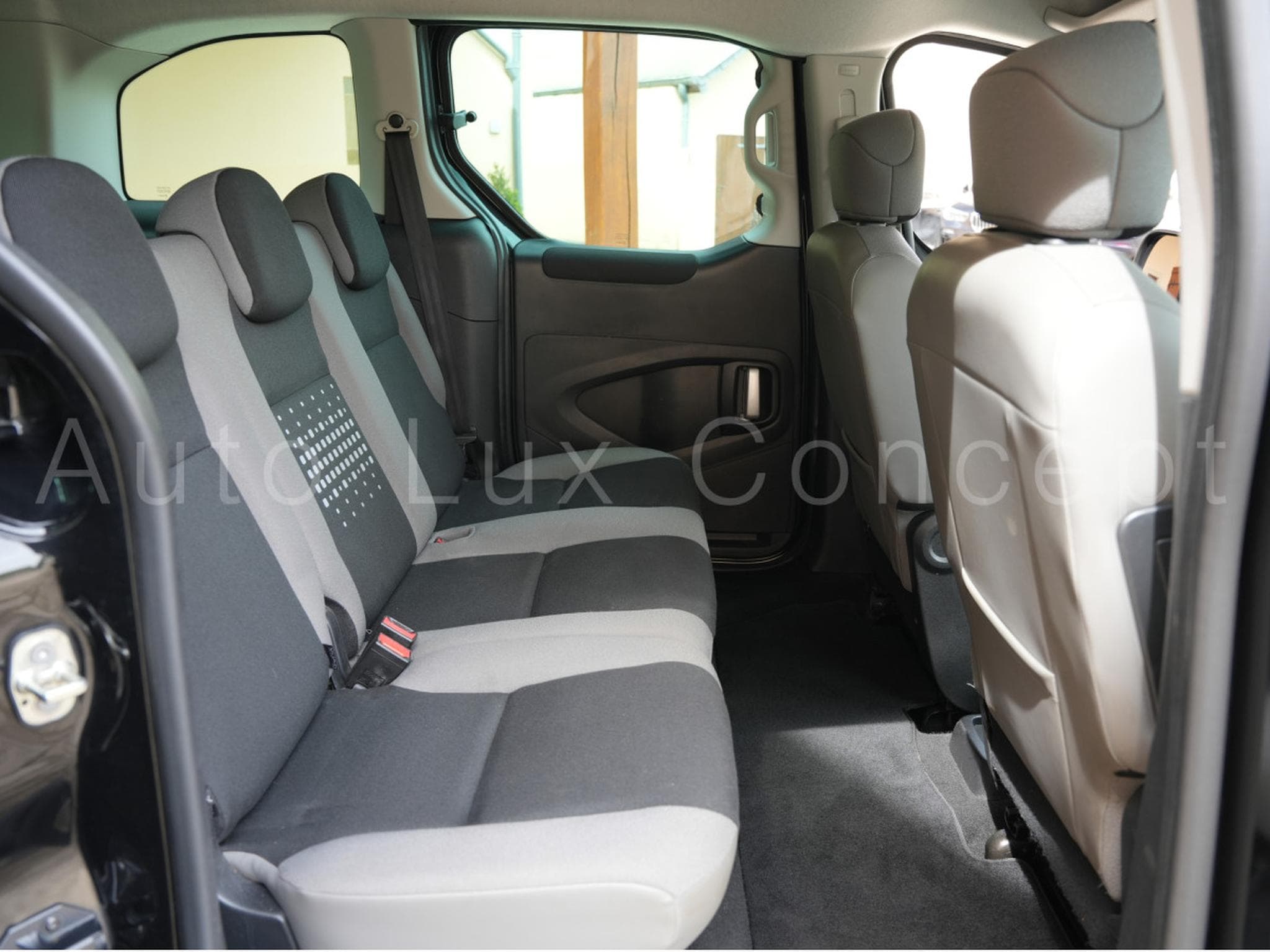 Citroën Berlingo Multispace 1.6 BlueHDi 100 ch Selection (2015) - Photo 10