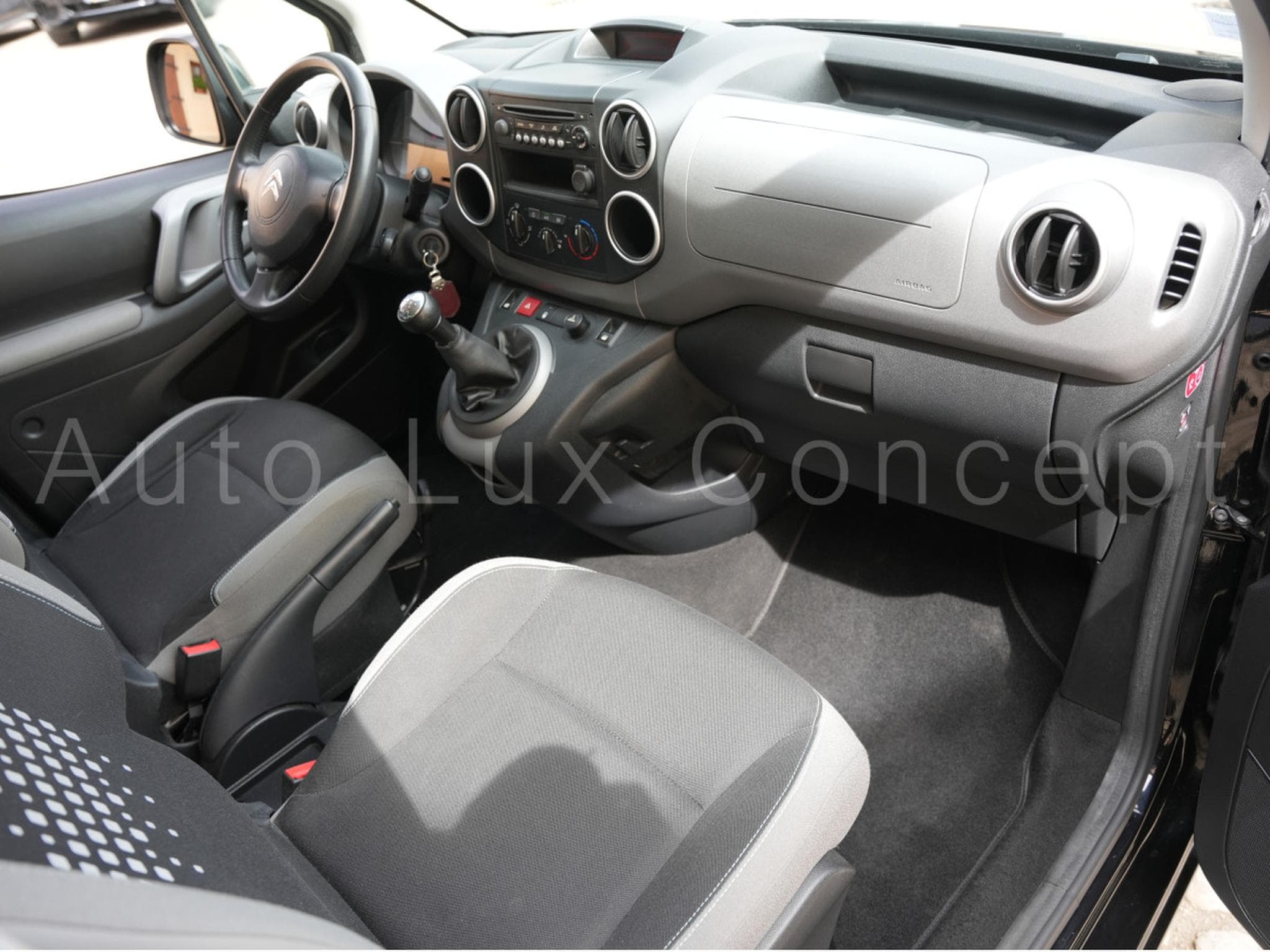 Citroën Berlingo Multispace 1.6 BlueHDi 100 ch Selection (2015) - Photo 6