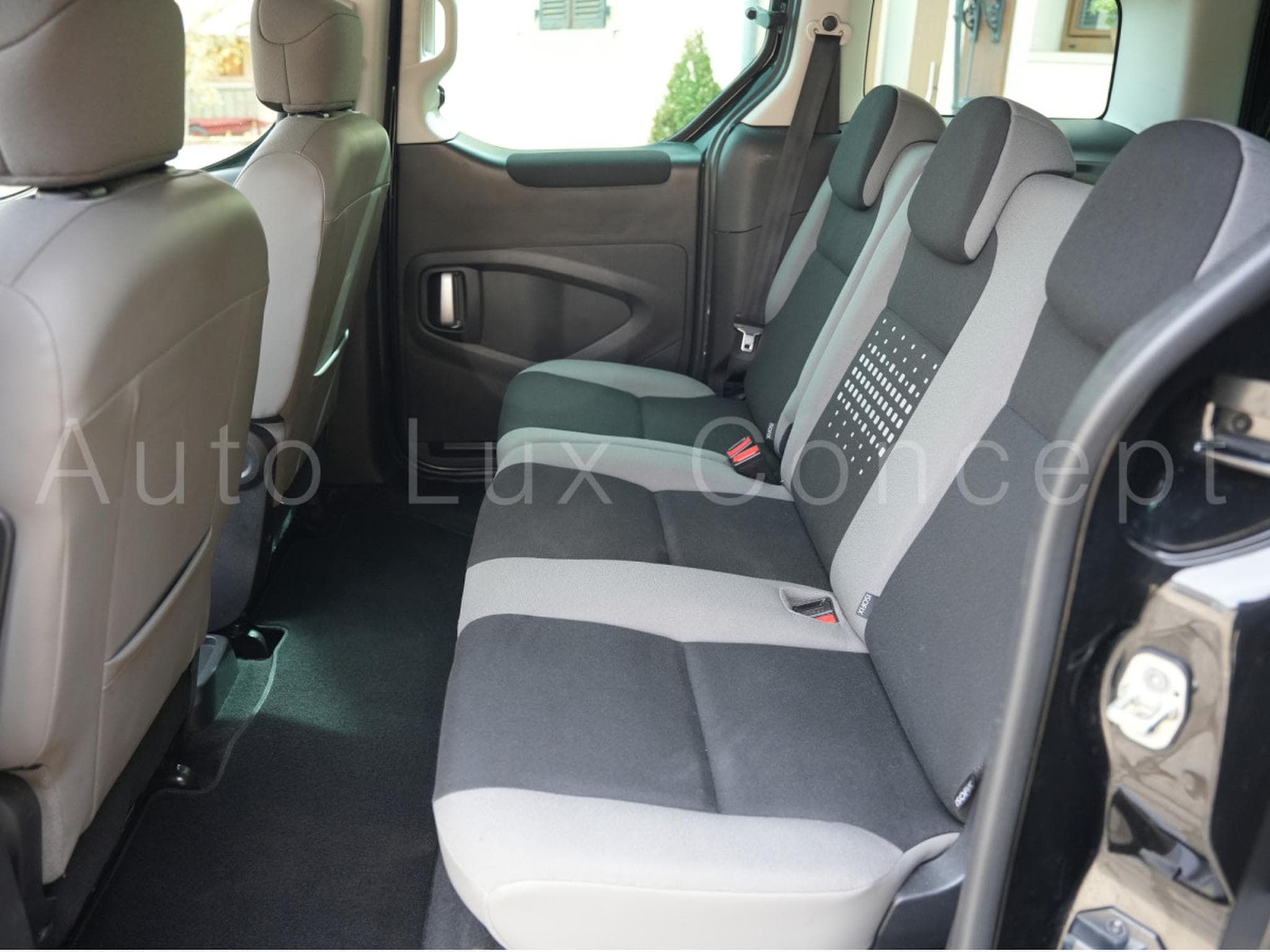 Citroën Berlingo Multispace 1.6 BlueHDi 100 ch Selection (2015) - Photo 9