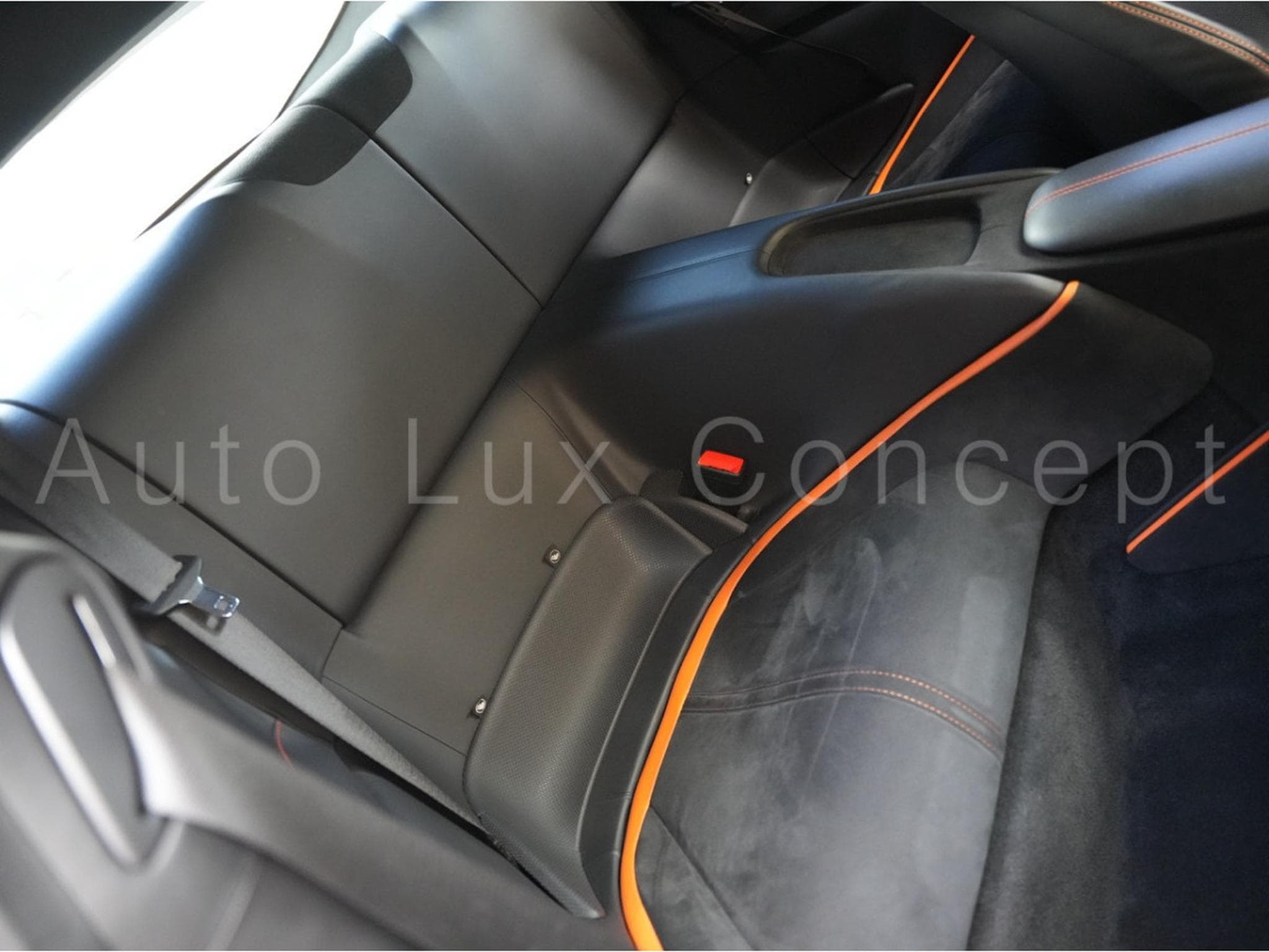 Ferrari Roma Rosso Dino (2021) - Photo 9