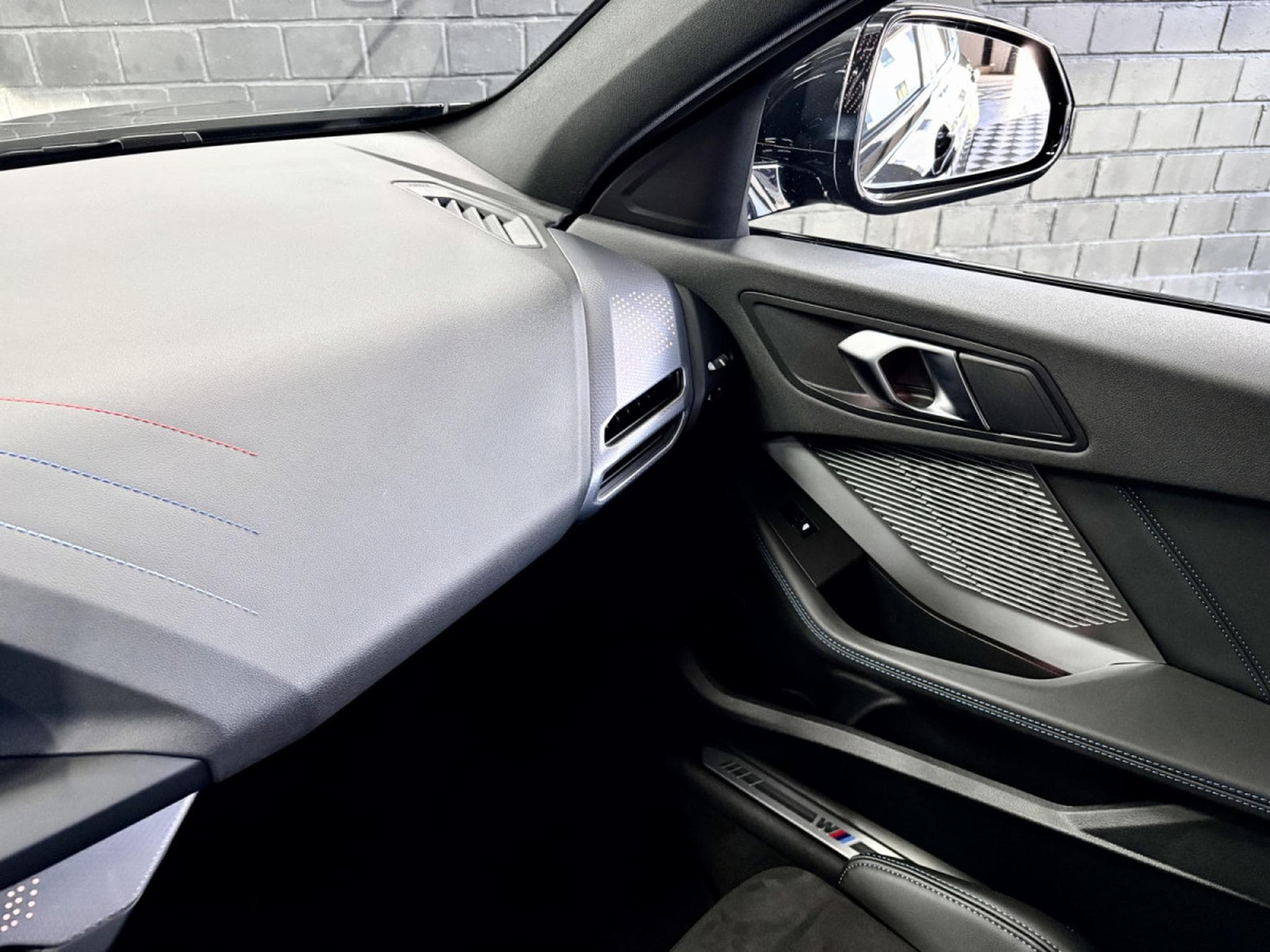 BMW 120 120i M-Sport 170CV  *Sièges Chauffants* Shadow Line * (2025) - Photo 20