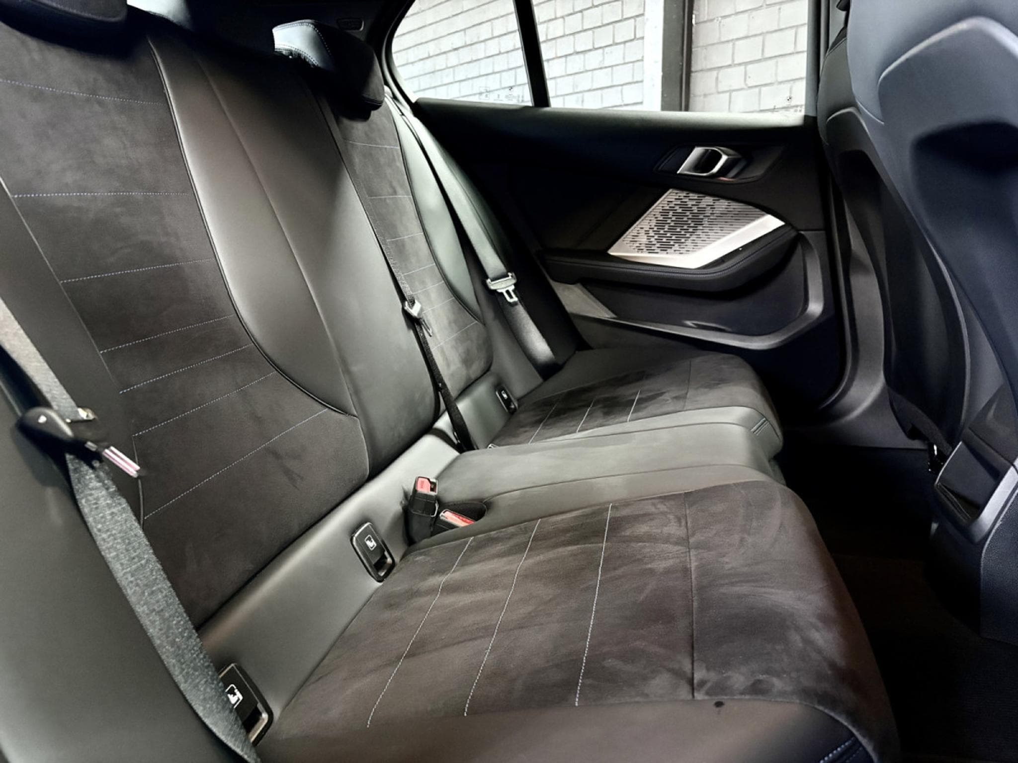 BMW 120 120i M-Sport 170CV  *Sièges Chauffants* Shadow Line * (2025) - Photo 21