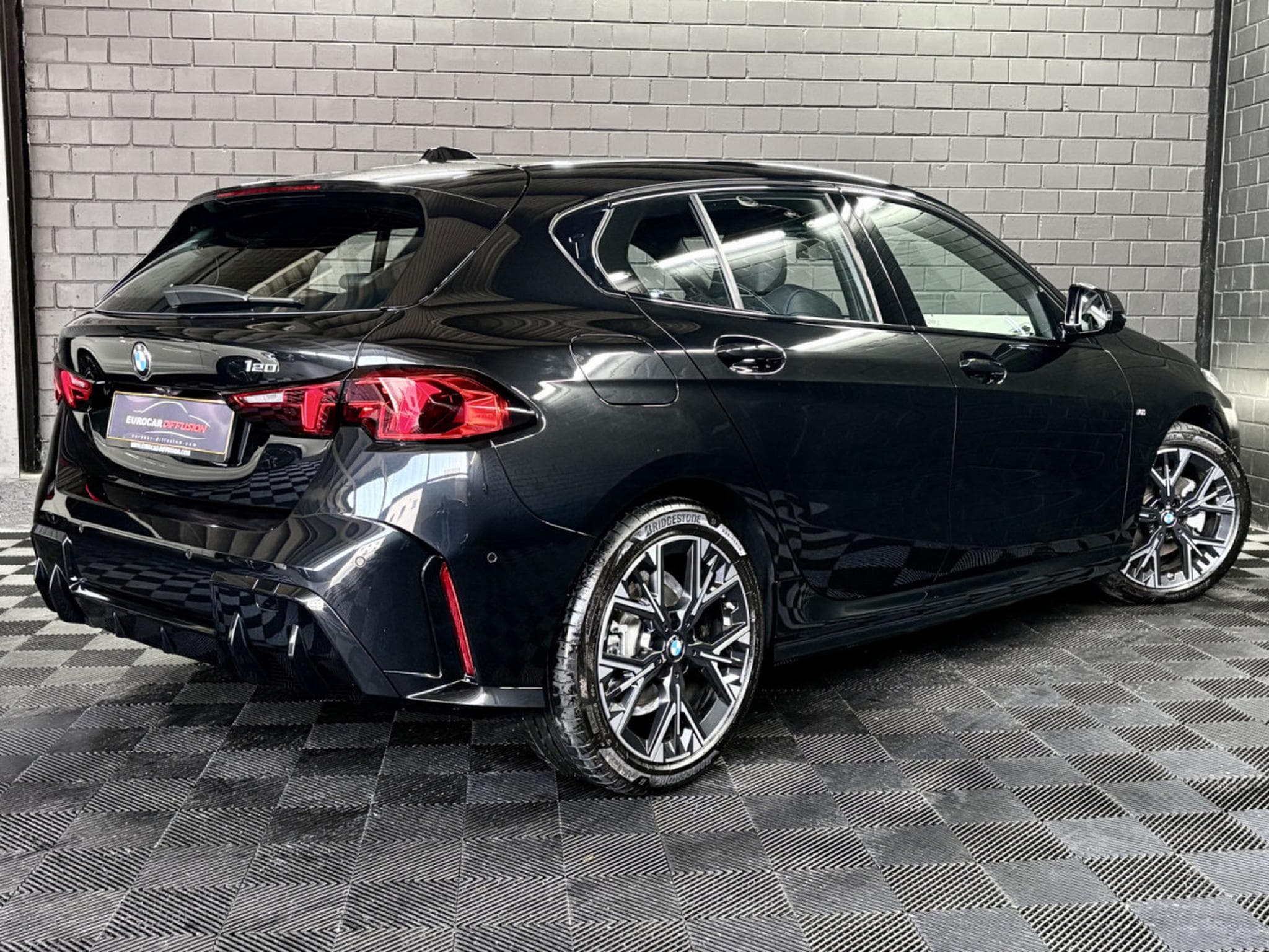 BMW 120 120i M-Sport 170CV  *Sièges Chauffants* Shadow Line * (2025) - Photo 6