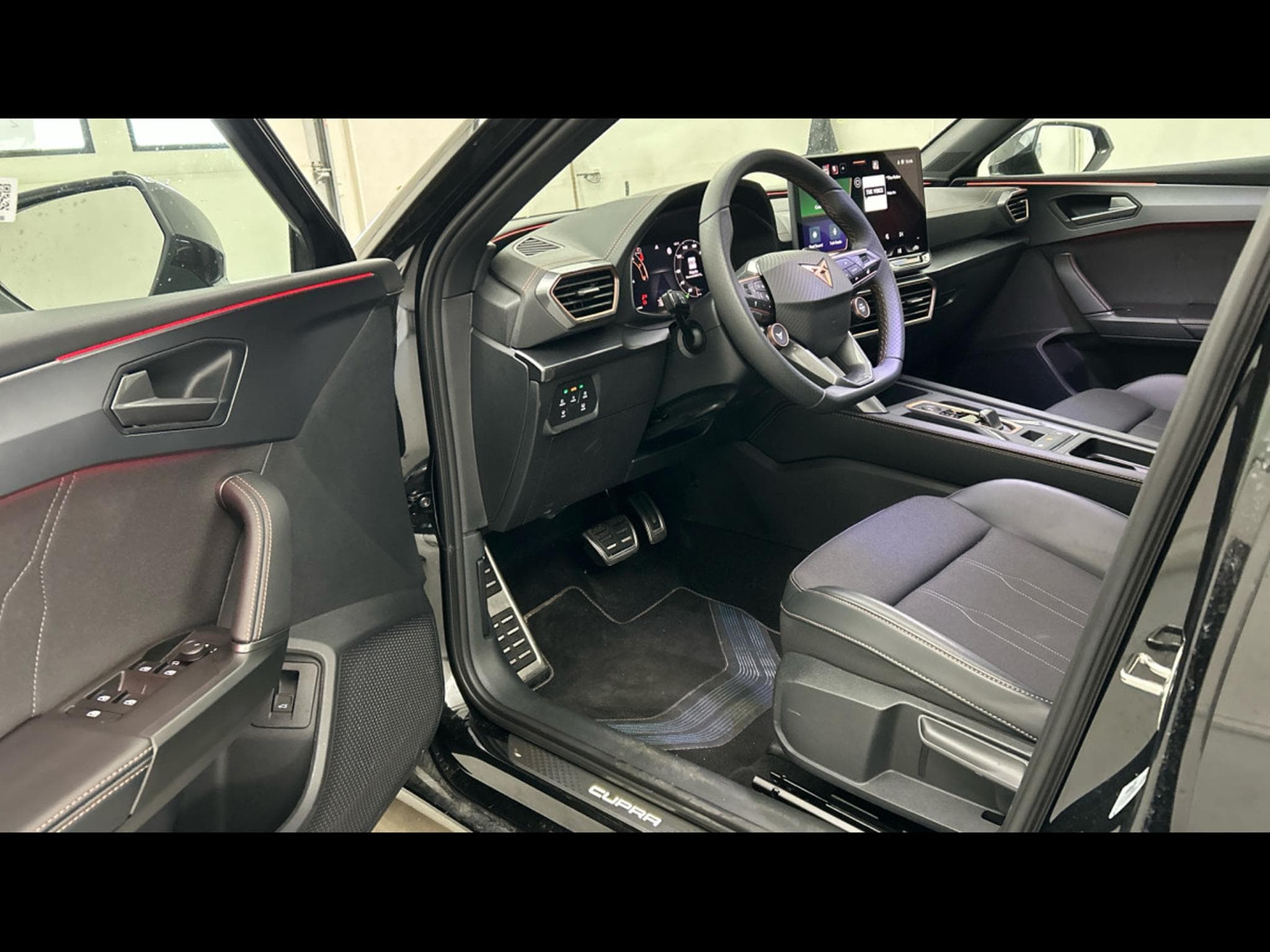 Cupra Leon ST 1.5 eTSI MHEV 150 CV *VSS* HAYON * CAMERA* (2025) - Photo 6