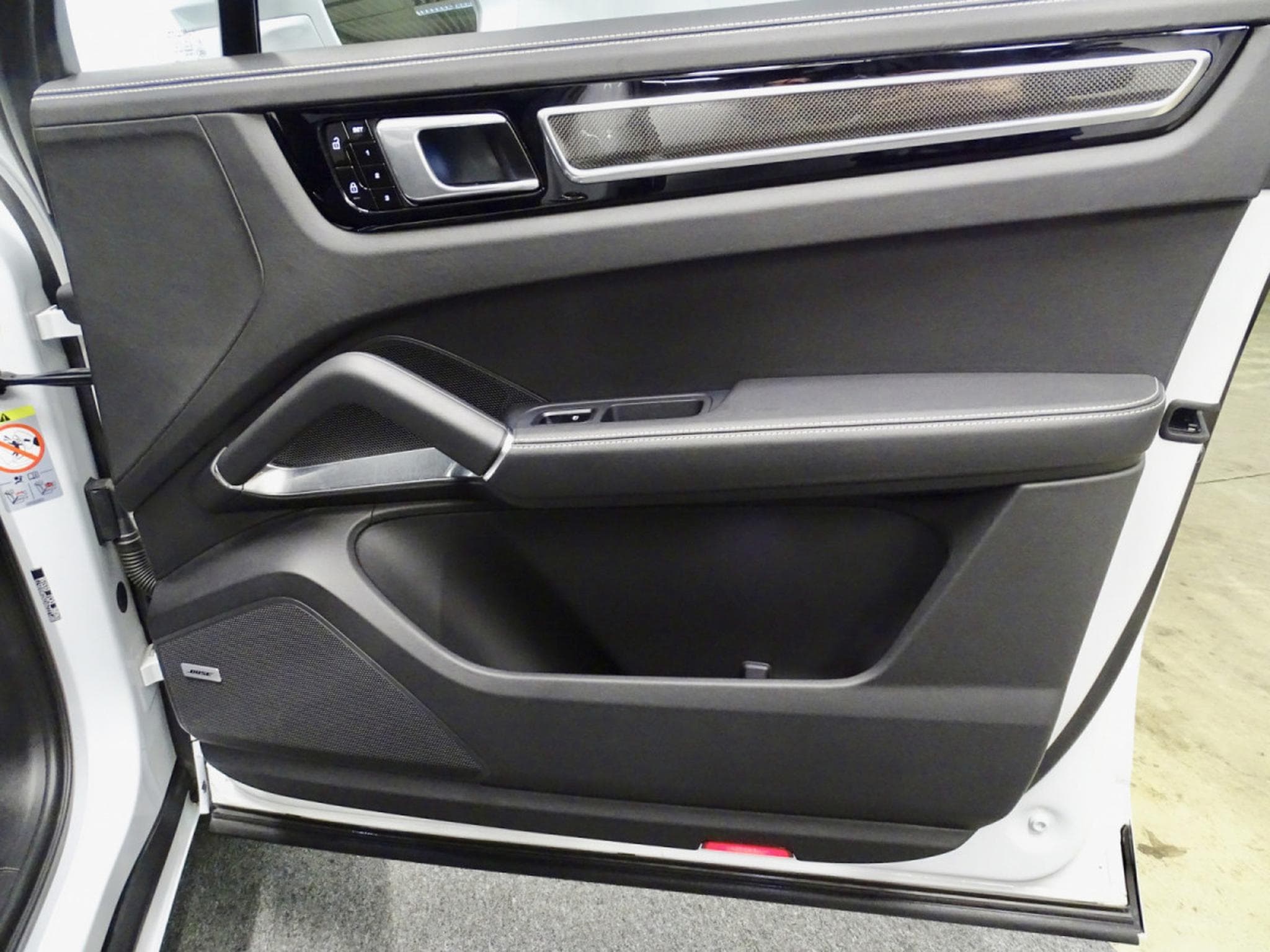 Porsche Cayenne 4.0 TURBO PSCB SPORT DESIGN CARBON APPROVED Hinterradlenkung (2019) - Photo 17