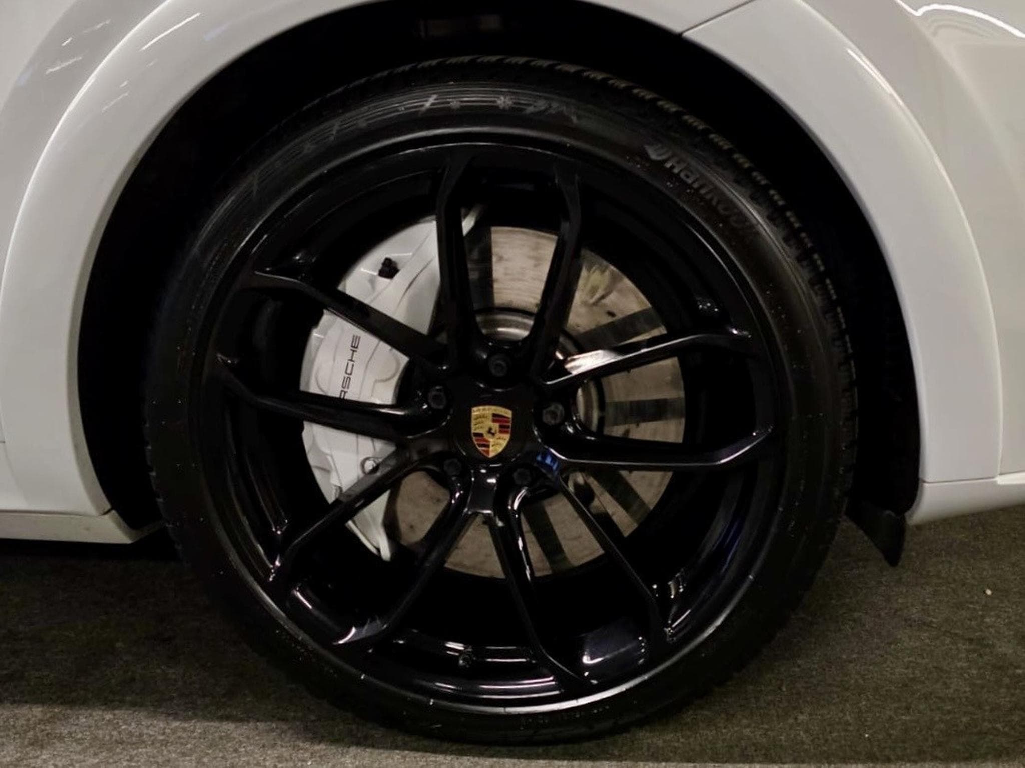 Porsche Cayenne 4.0 TURBO PSCB SPORT DESIGN CARBON APPROVED Hinterradlenkung (2019) - Photo 22