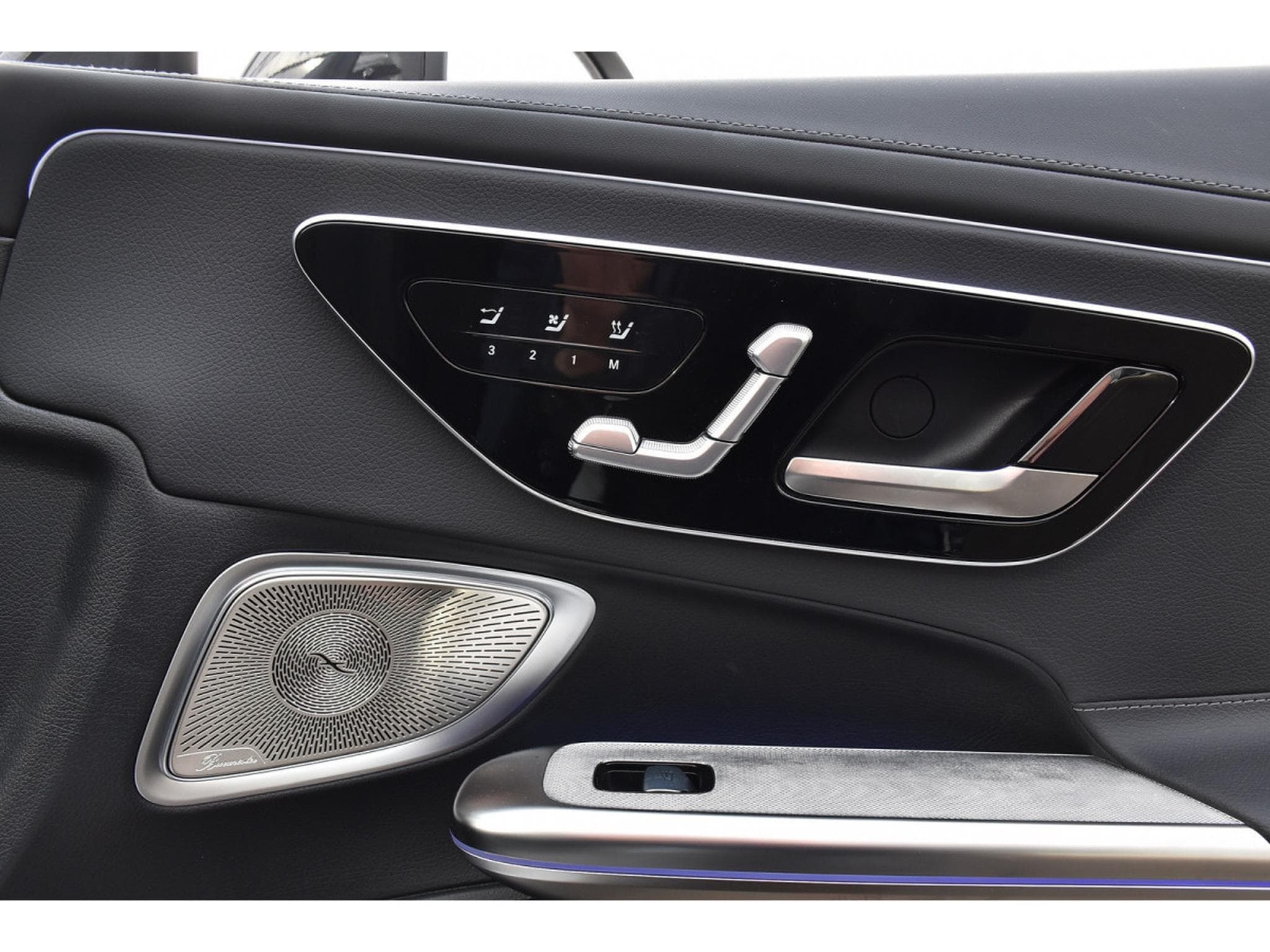 Mercedes CLE 200 AMG Line 9G-Tronic MEMO SG VENT DISTRONIC SIDE AIRSCARF 1°M. (2025) - Photo 21