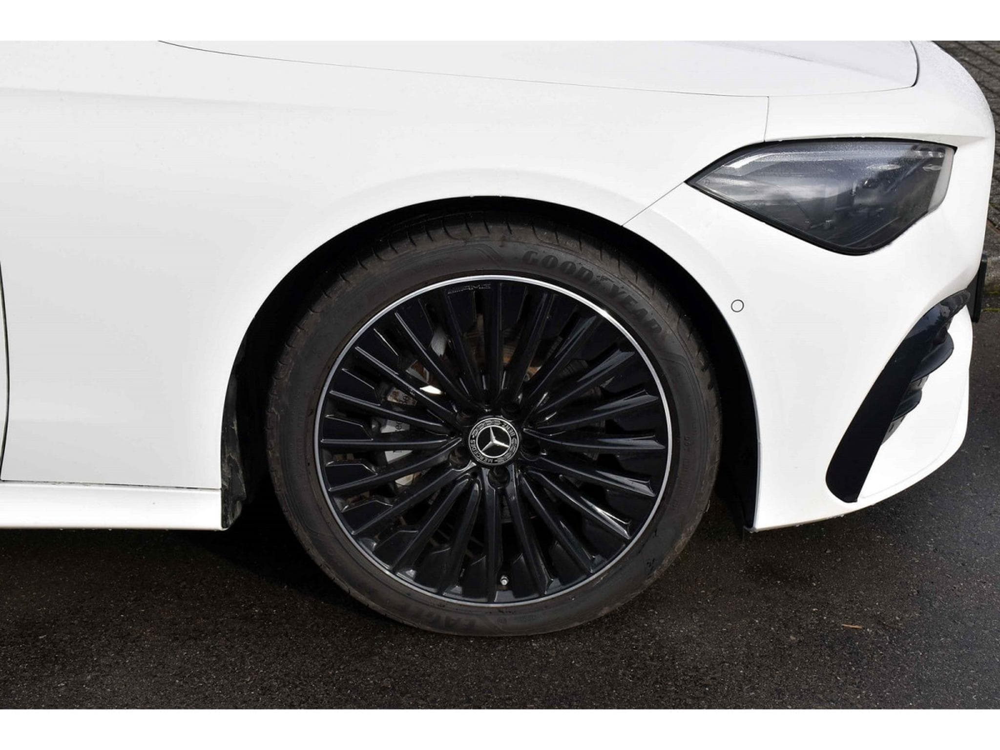 Mercedes CLE 200 AMG Line 9G-Tronic MEMO SG VENT DISTRONIC SIDE AIRSCARF 1°M. (2025) - Photo 7