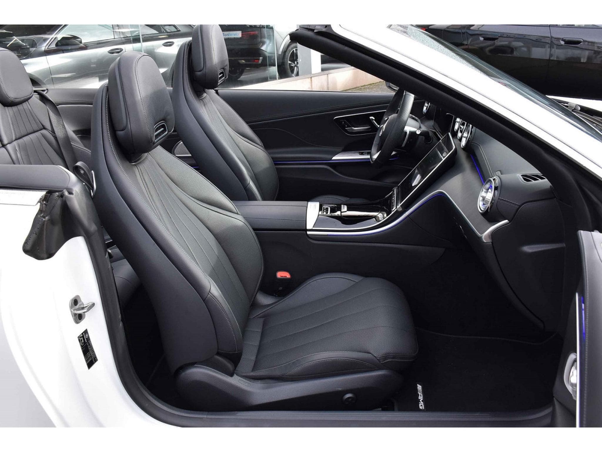 Mercedes CLE 200 AMG Line 9G-Tronic MEMO SG VENT DISTRONIC SIDE AIRSCARF 1°M. (2025) - Photo 9