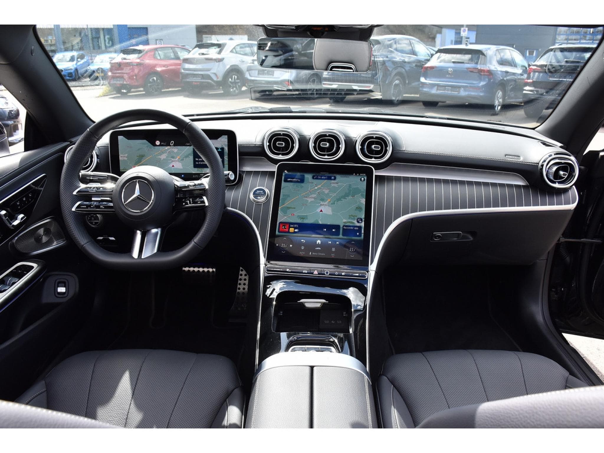 Mercedes CLE 200 AMG Line 9G-Tronic MEMO SG VENT DISTR CAM360 SIDE AIRSCARF (2025) - Photo 11