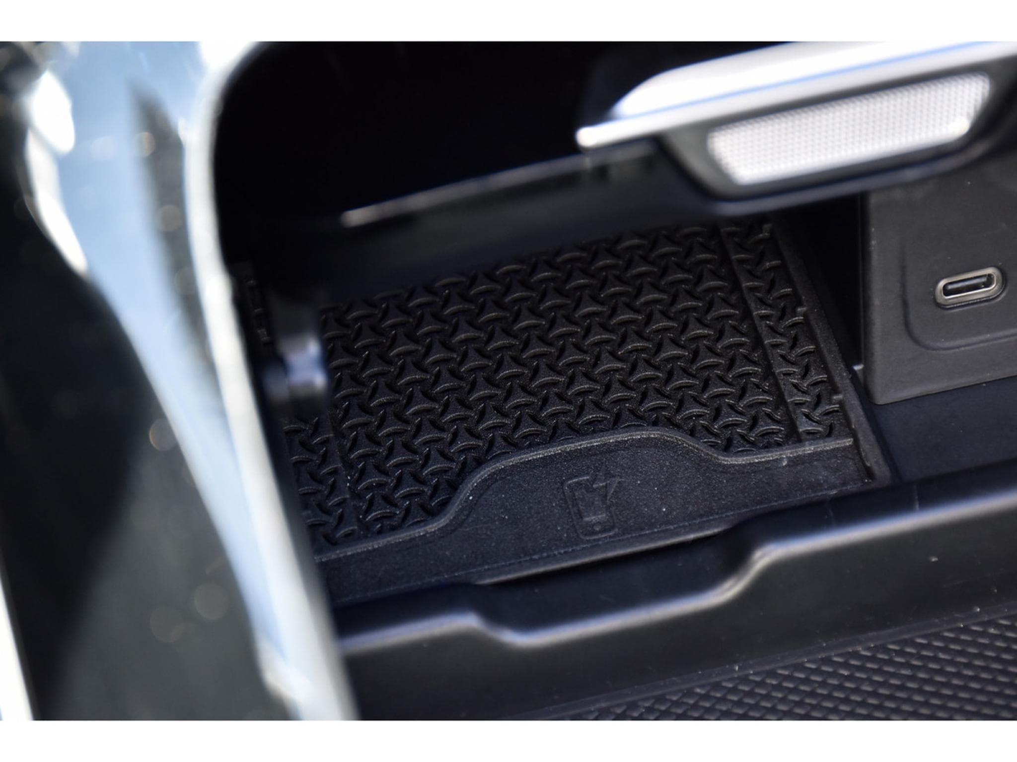 Mercedes CLE 200 AMG Line 9G-Tronic MEMO SG VENT DISTR CAM360 SIDE AIRSCARF (2025) - Photo 21