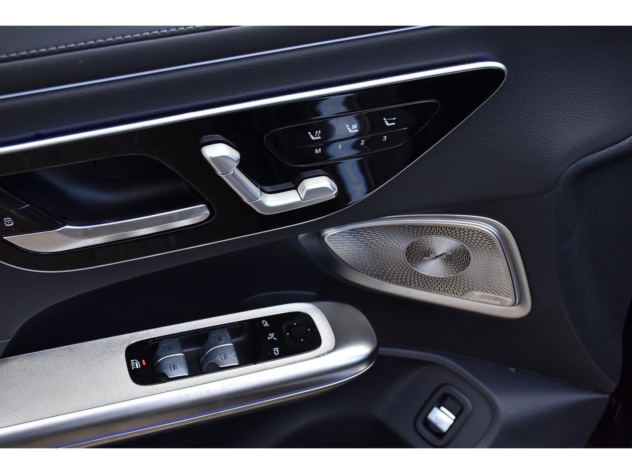 Mercedes CLE 200 AMG Line 9G-Tronic MEMO SG VENT DISTR CAM360 SIDE AIRSCARF (2025) - Photo 22