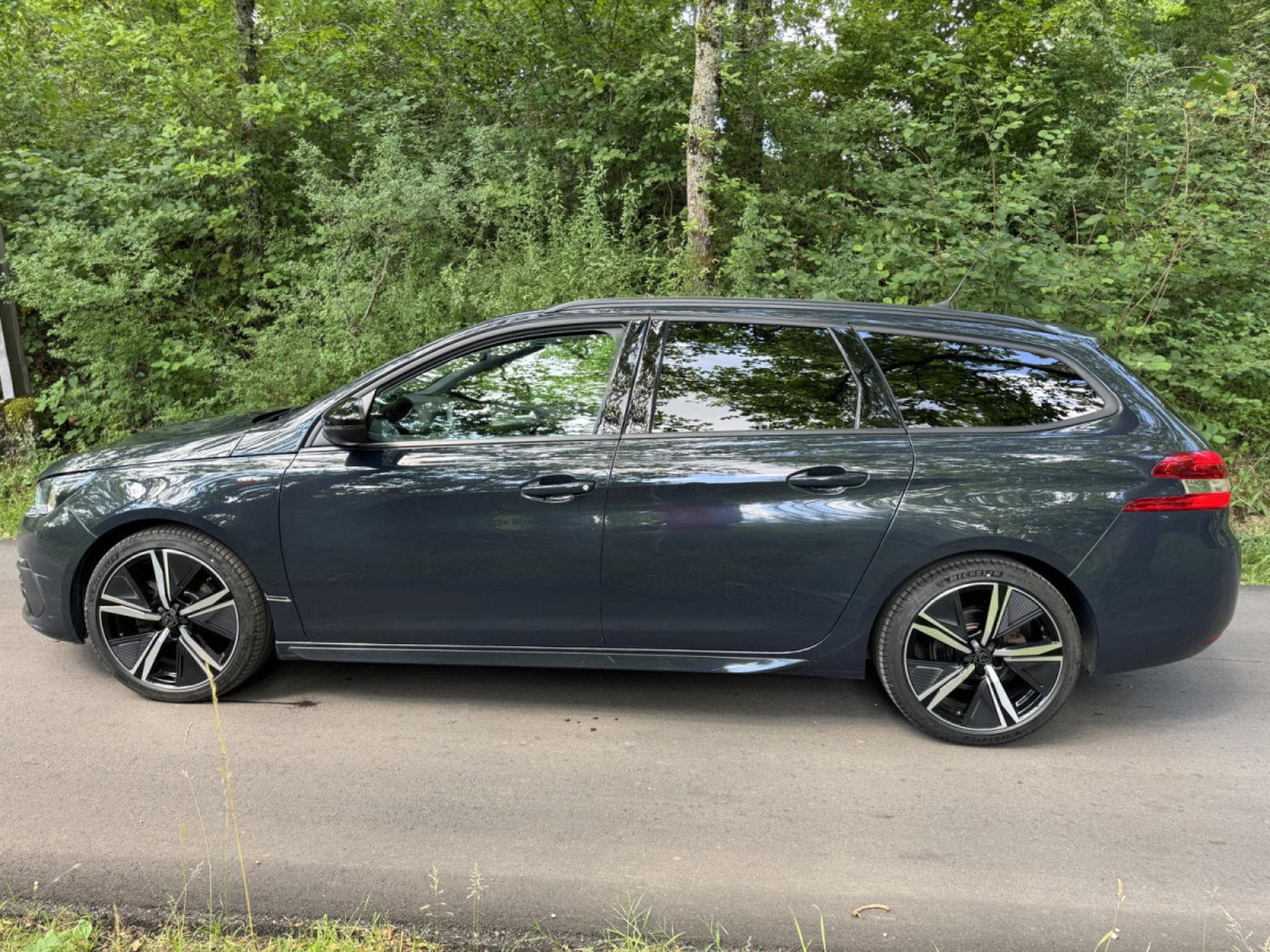 Peugeot 308 SW 1.2 Ess. 131ch Automatique GT-Line Face-Lift (2019) - Photo 6