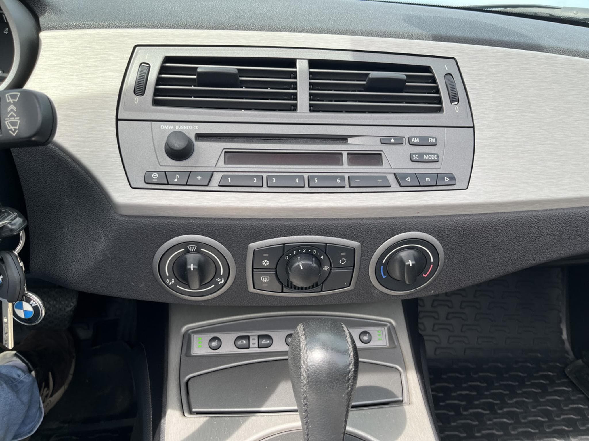 BMW Z4 2.2i Roadster Automatik Cuir Xenon PDC (2004) - Photo 11