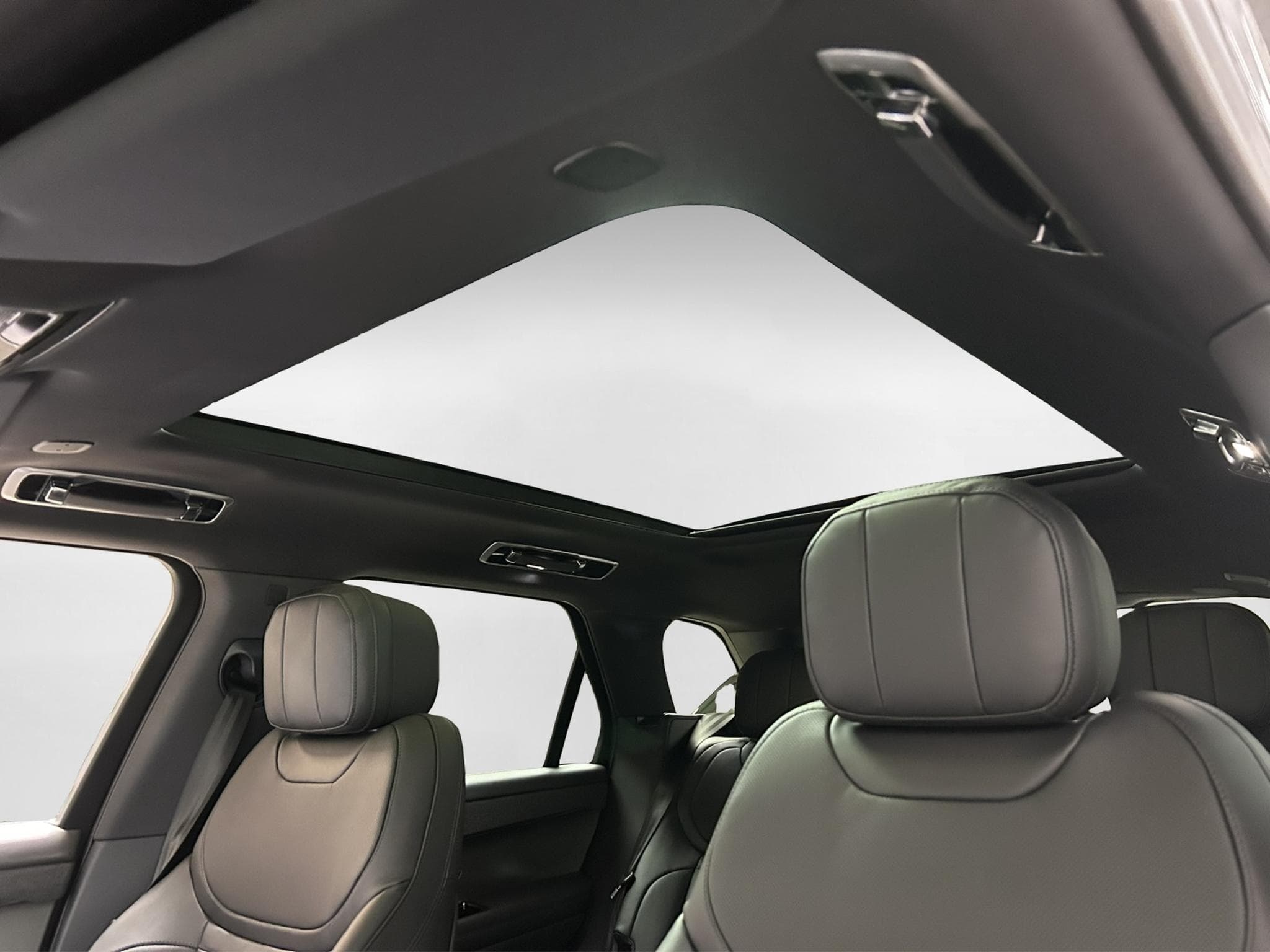 Land-Rover Range Rover Sport D300 SE +WinterPaket +22 Zoll Felgen (2026) - Photo 12