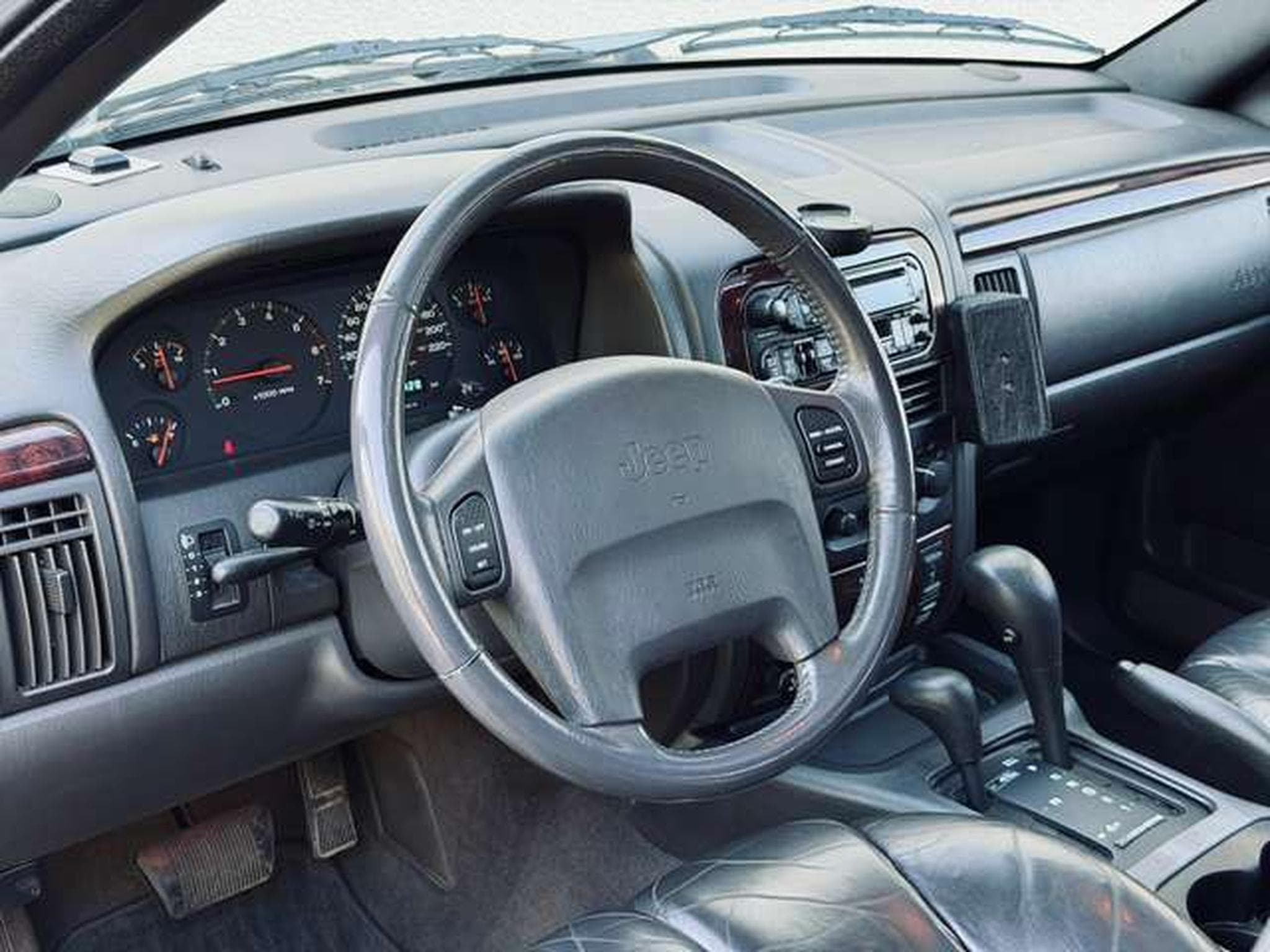 Jeep Cherokee 4.7i V8 Limited (Quadra-Drive) (2000) - Photo 11