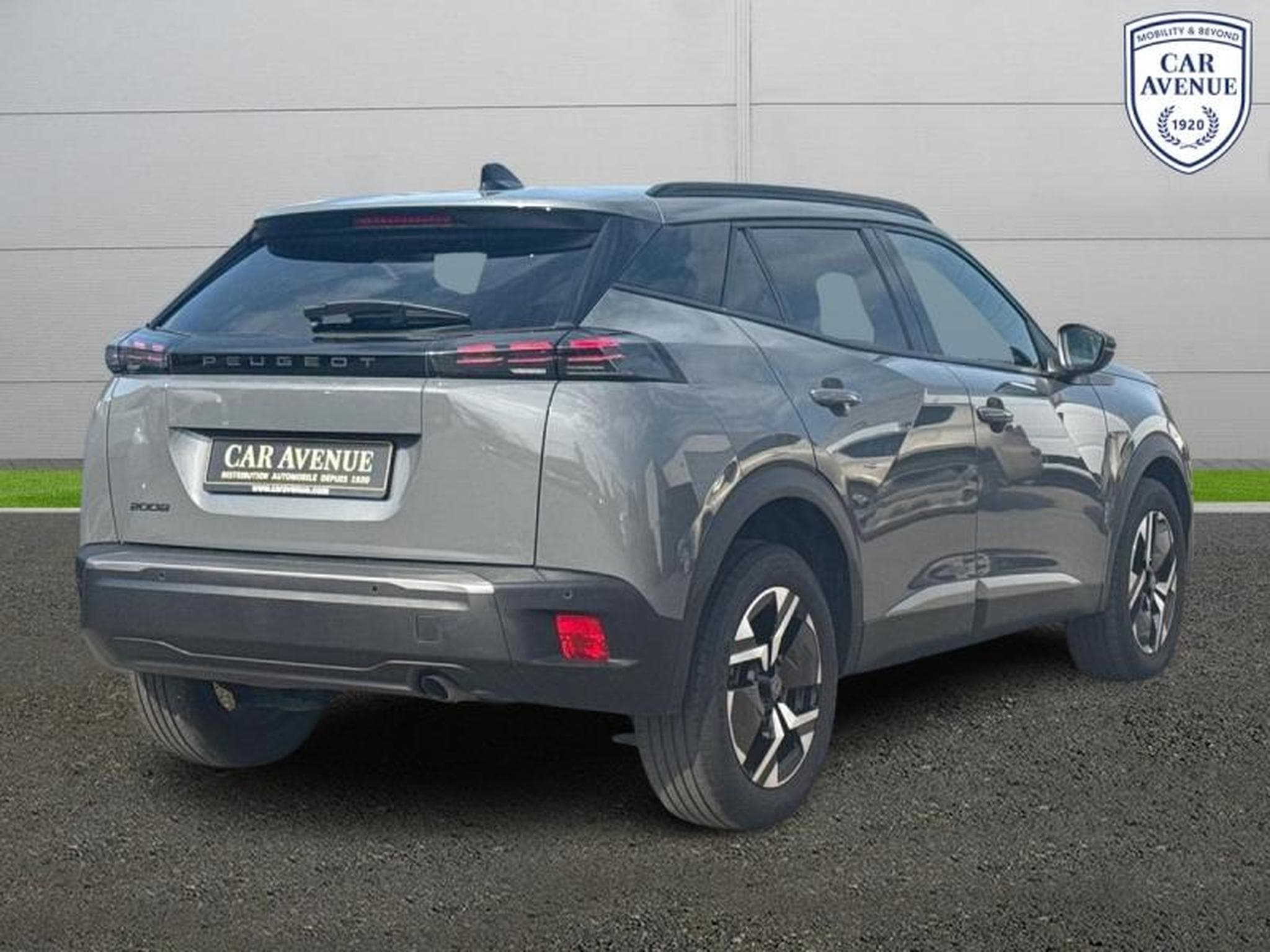 PEUGEOT 2008 1.2 100ch S&S Allure (2024) - Photo 3
