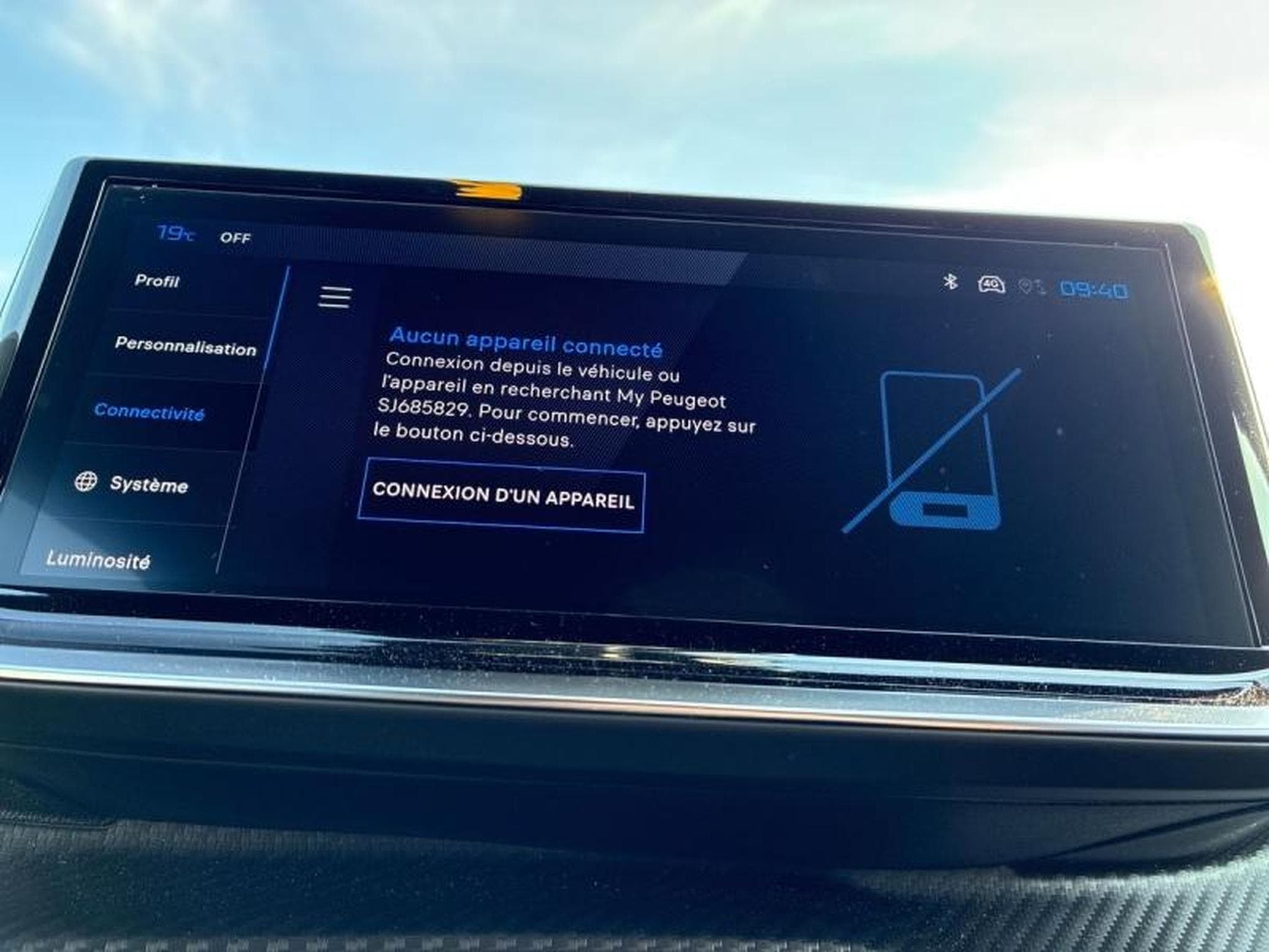 PEUGEOT 2008 1.2 Hybrid 145ch GT e-DCS6 (2025) - Photo 9