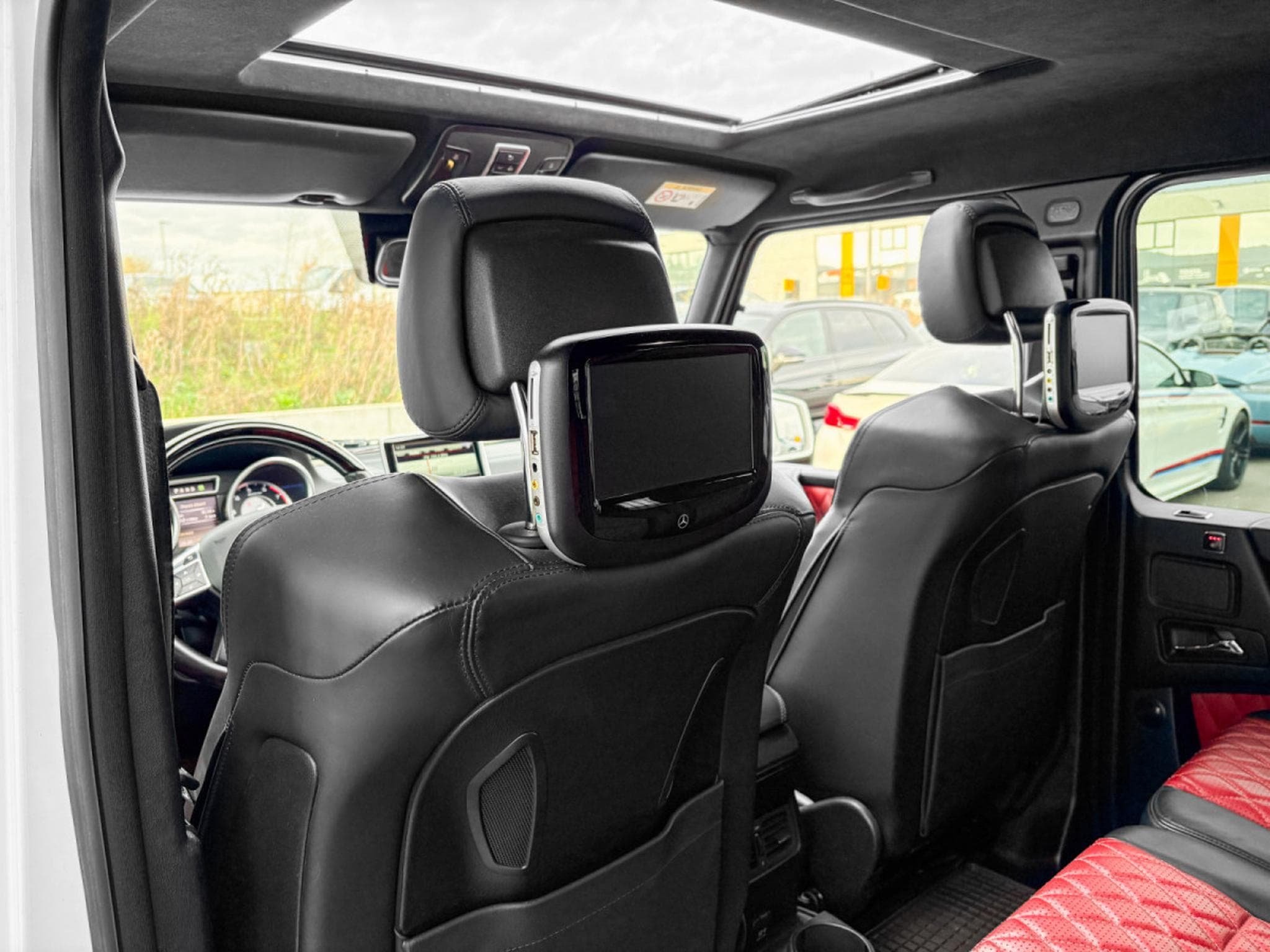 Mercedes G 63 AMG G63 AMG DESIGNO/DISTRO+/MULTMEDIA/VOLL (2015) - Photo 15