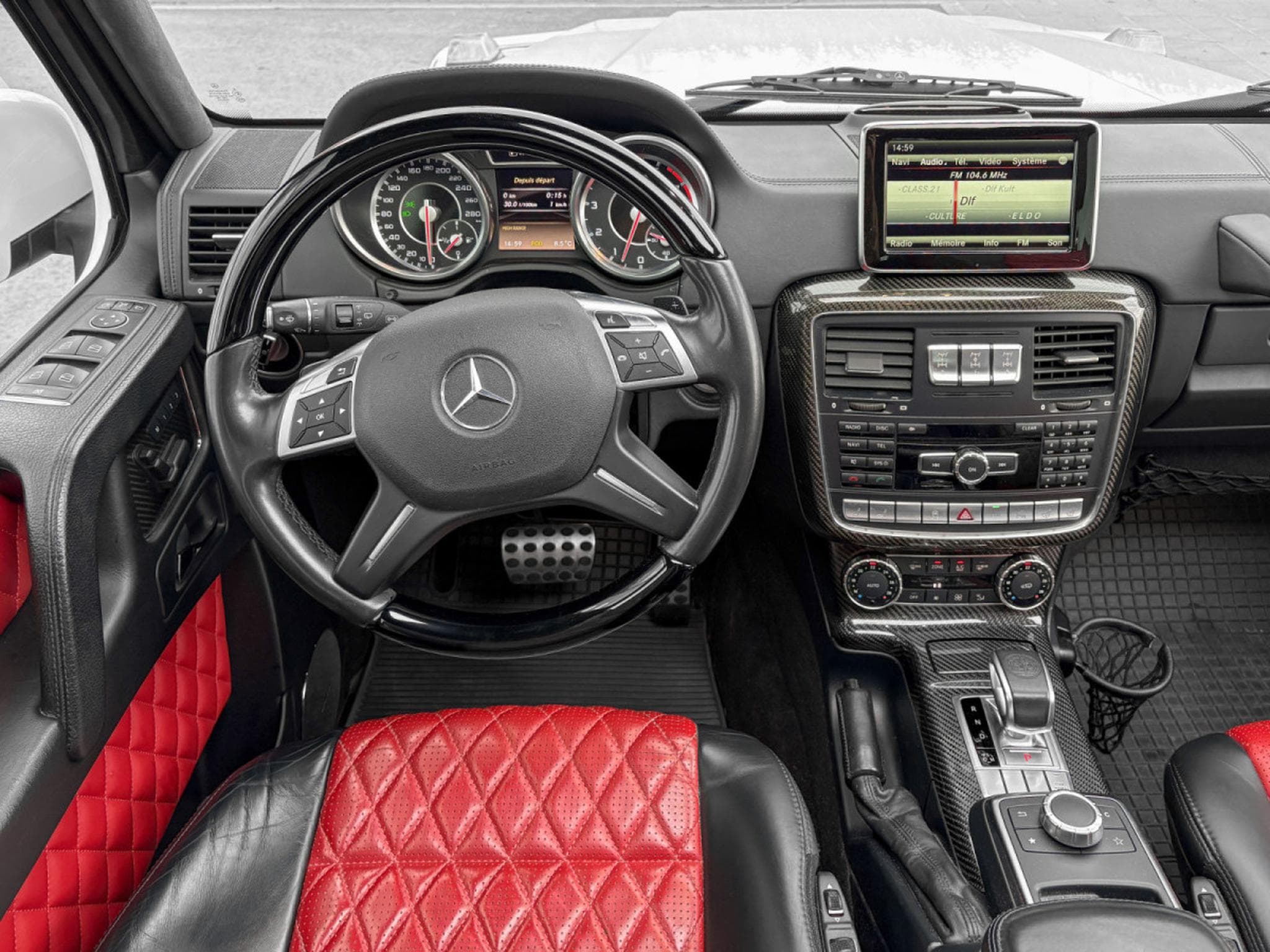 Mercedes G 63 AMG G63 AMG DESIGNO/DISTRO+/MULTMEDIA/VOLL (2015) - Photo 17