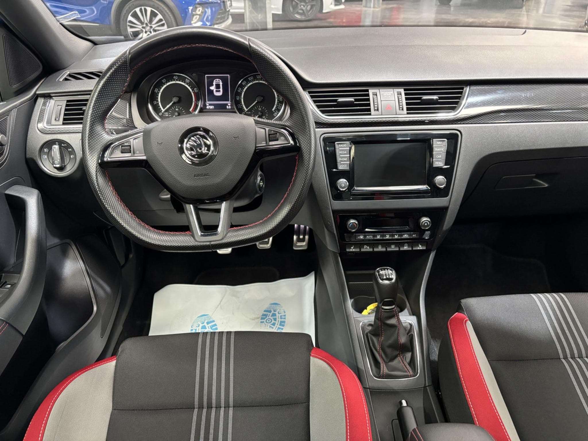 Skoda Rapid 1.0 TSI Monte Carlo (2018) - Photo 10