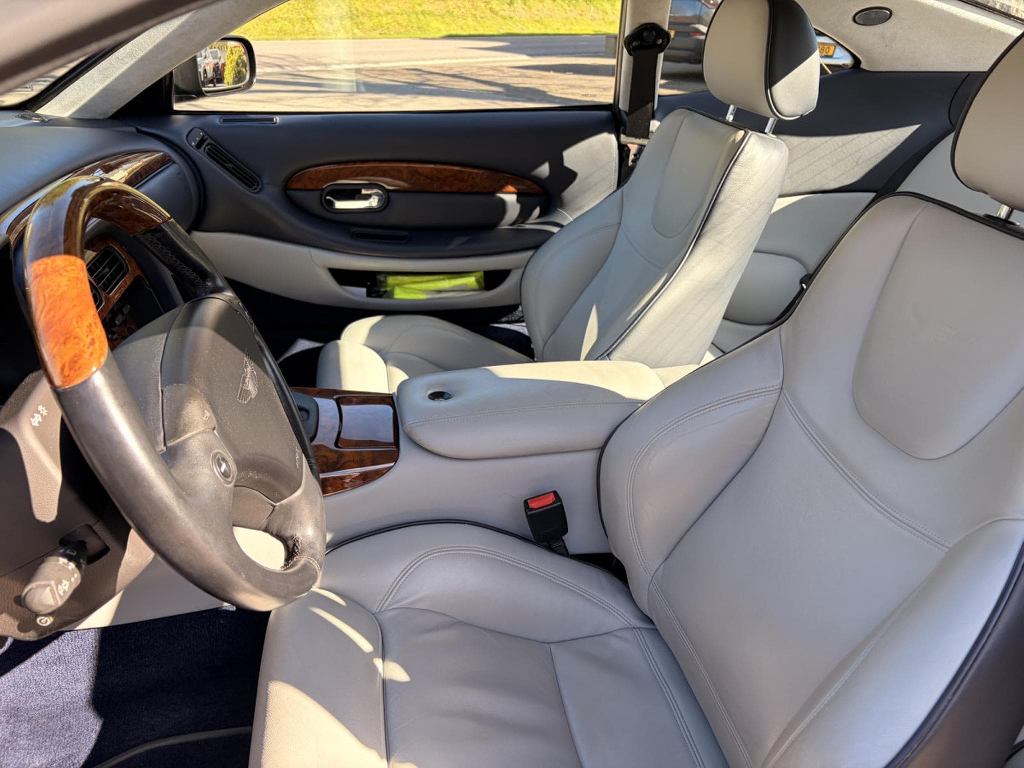 Aston-Martin DB7 V12 6.0 (2002) - Photo 11