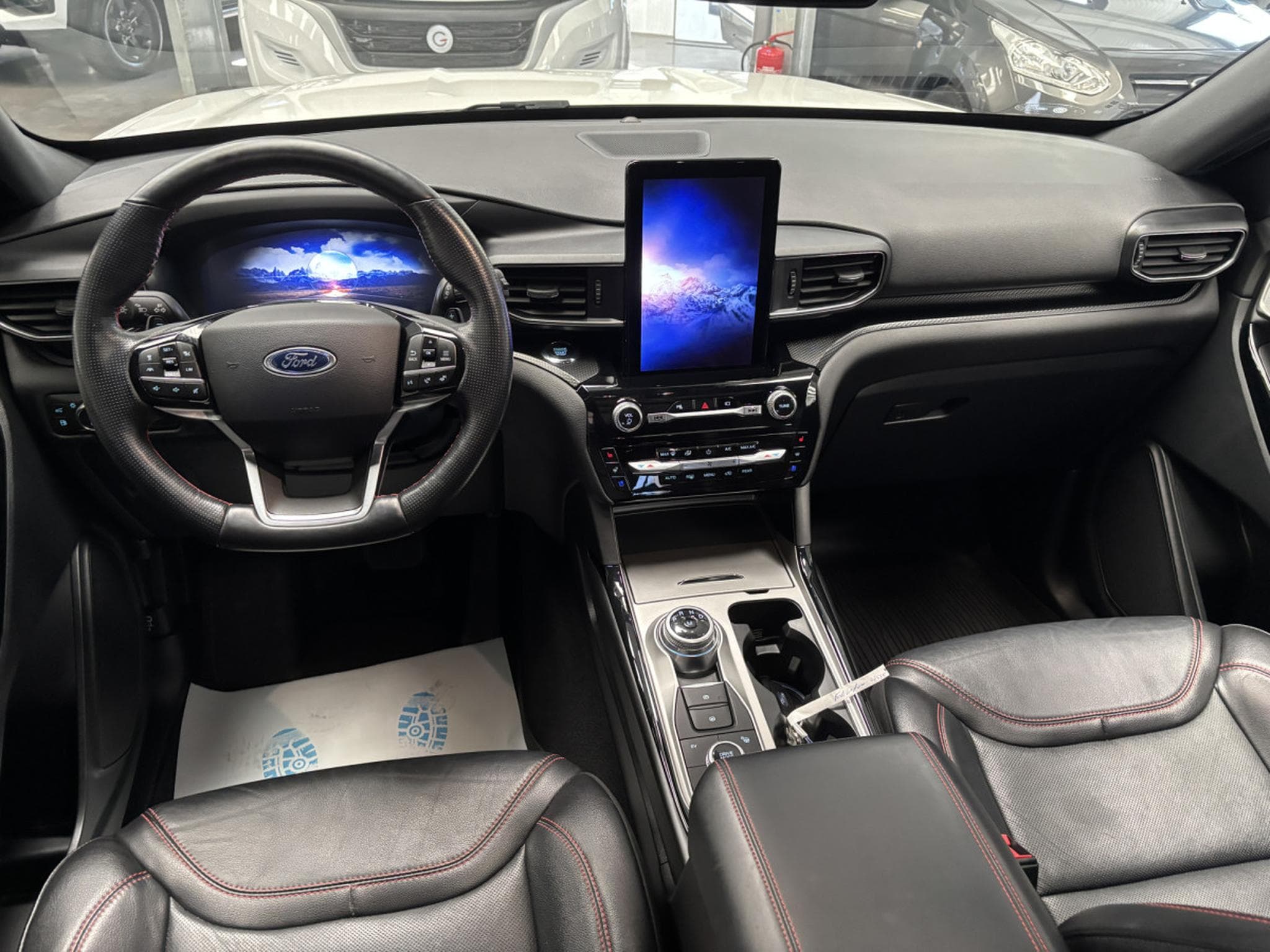 Ford Explorer 3.0 St Line Plug-in Hybrid 7 Seats (2021) - Photo 11