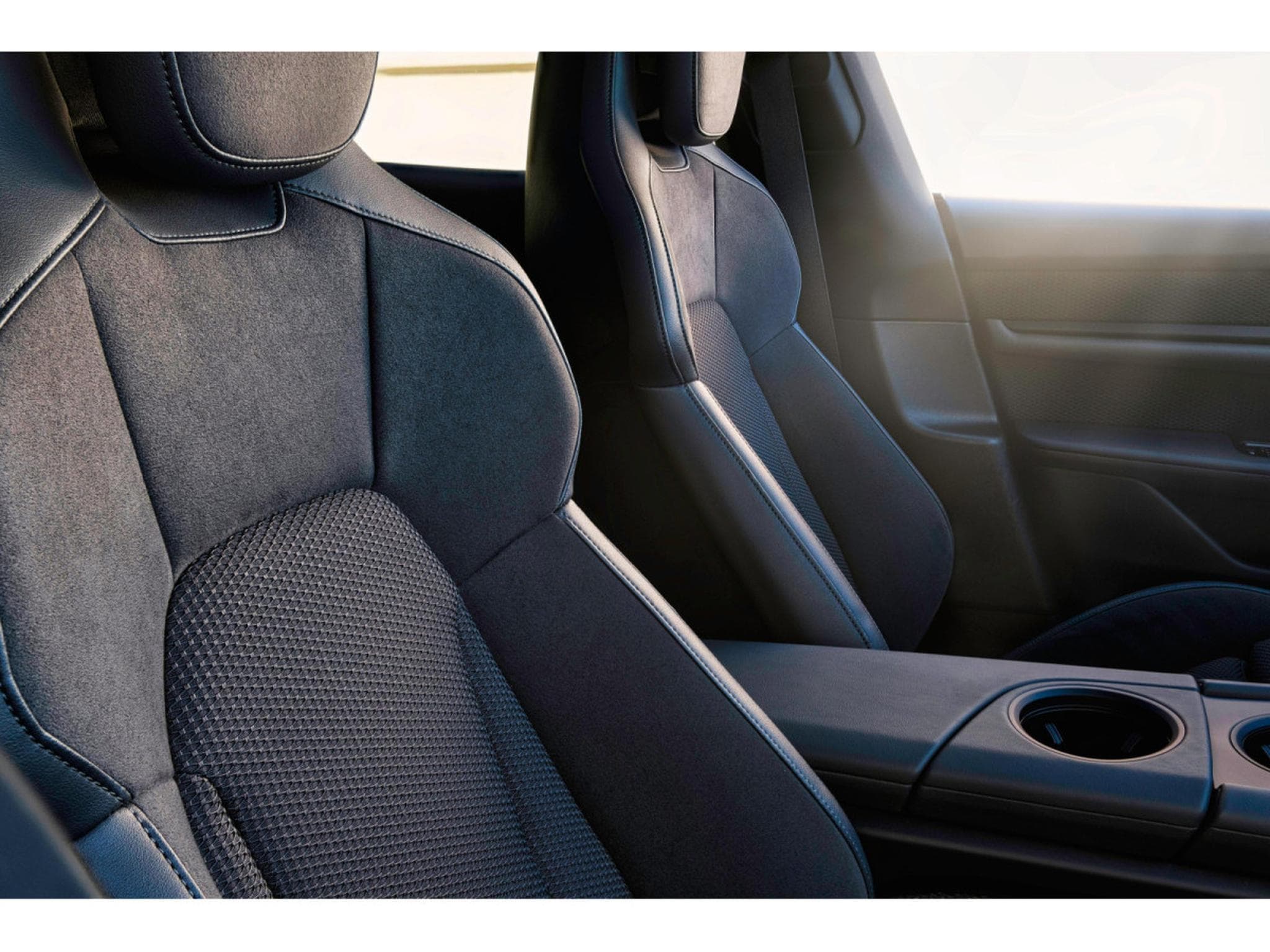 Porsche Taycan 4S SPORT 530CH Performance plus battery 1 year (2020) - Photo 14