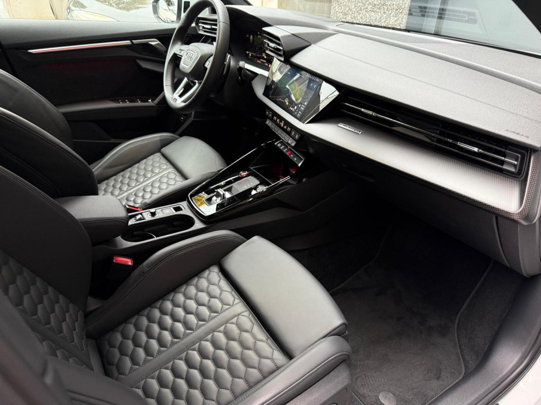 Audi RS3 SPORTBACK FREINS CERAMIQUES 2.5 TFSI 5 cylindres – 400 ch (2024) - Photo 13