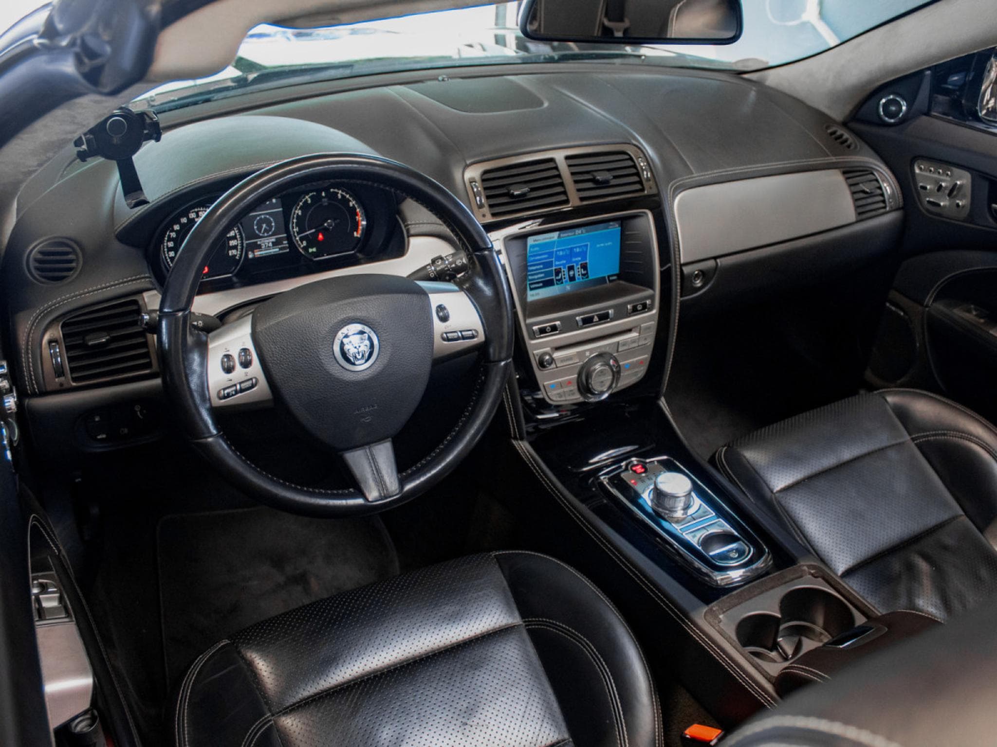 Jaguar XK Jaguar XK Convertible 5.0 V8 - 380 ch - PORTOFOLIO (2009) - Photo 24