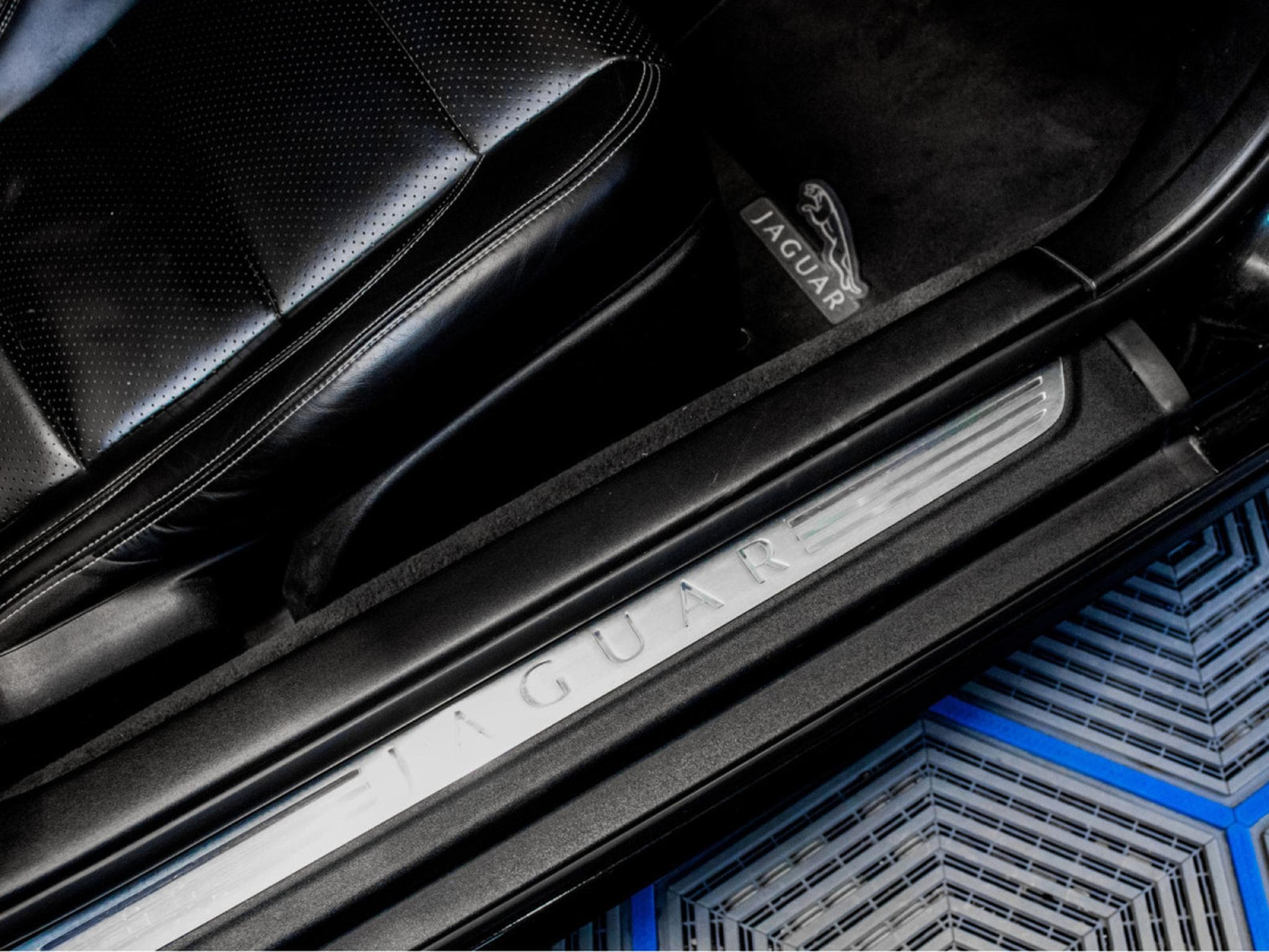 Jaguar XK Jaguar XK Convertible 5.0 V8 - 380 ch - PORTOFOLIO (2009) - Photo 9