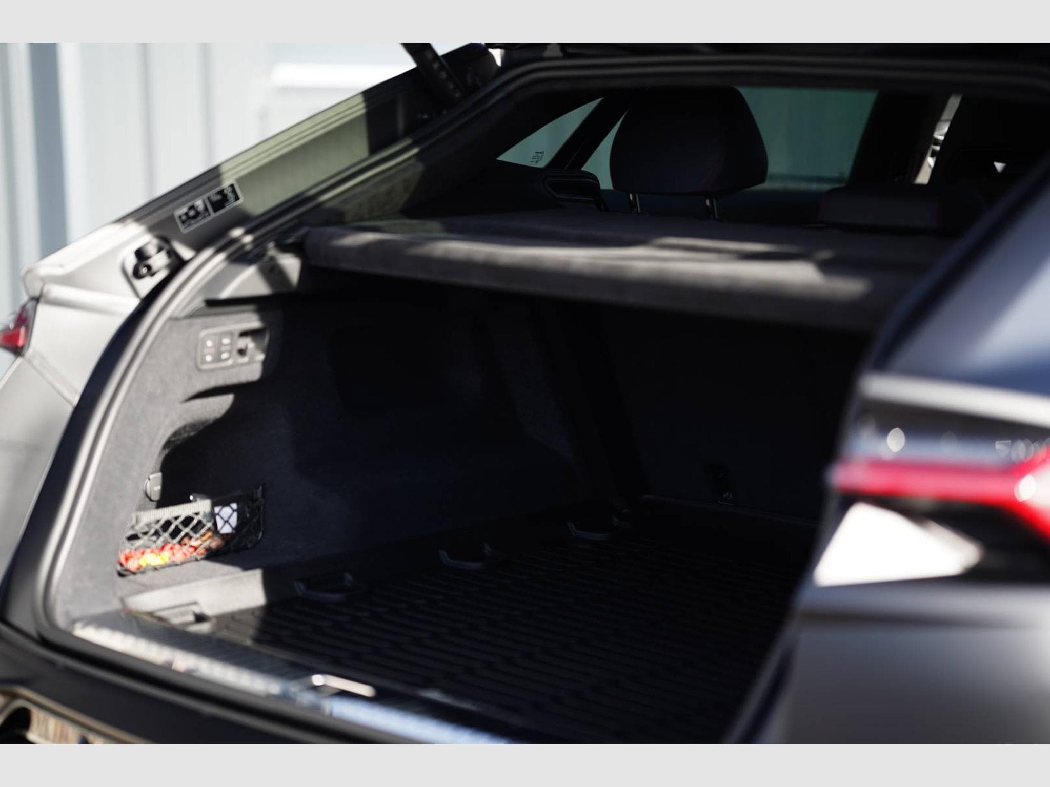 Lamborghini  Urus S V8 4.0L 666CH – Configuration exceptionnelle noir mat – 1è (2025) - Foto 26