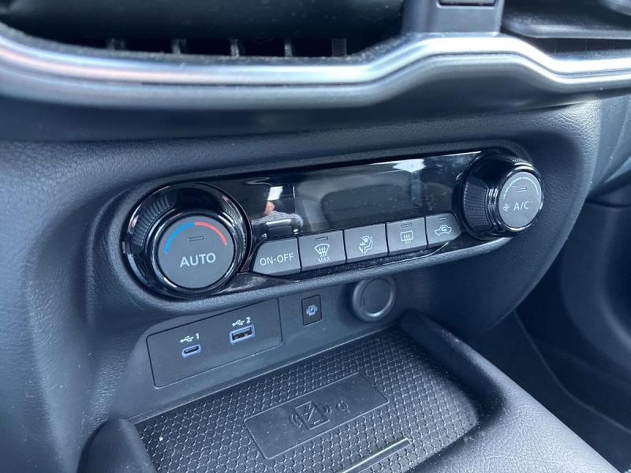 Nissan Juke N-Design (2024) - Photo 16