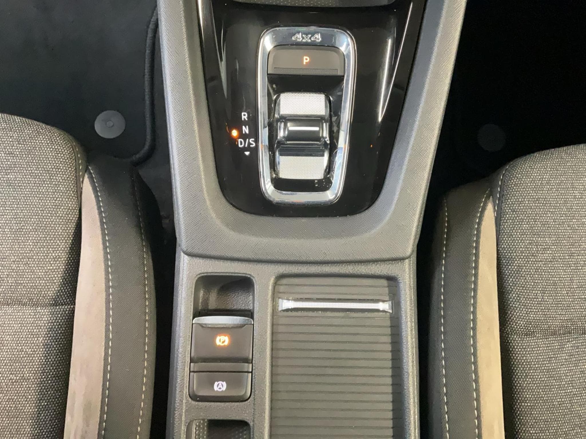 Skoda Octavia Combi+Scout+DSG+4x4+AHK (2022) - Photo 12