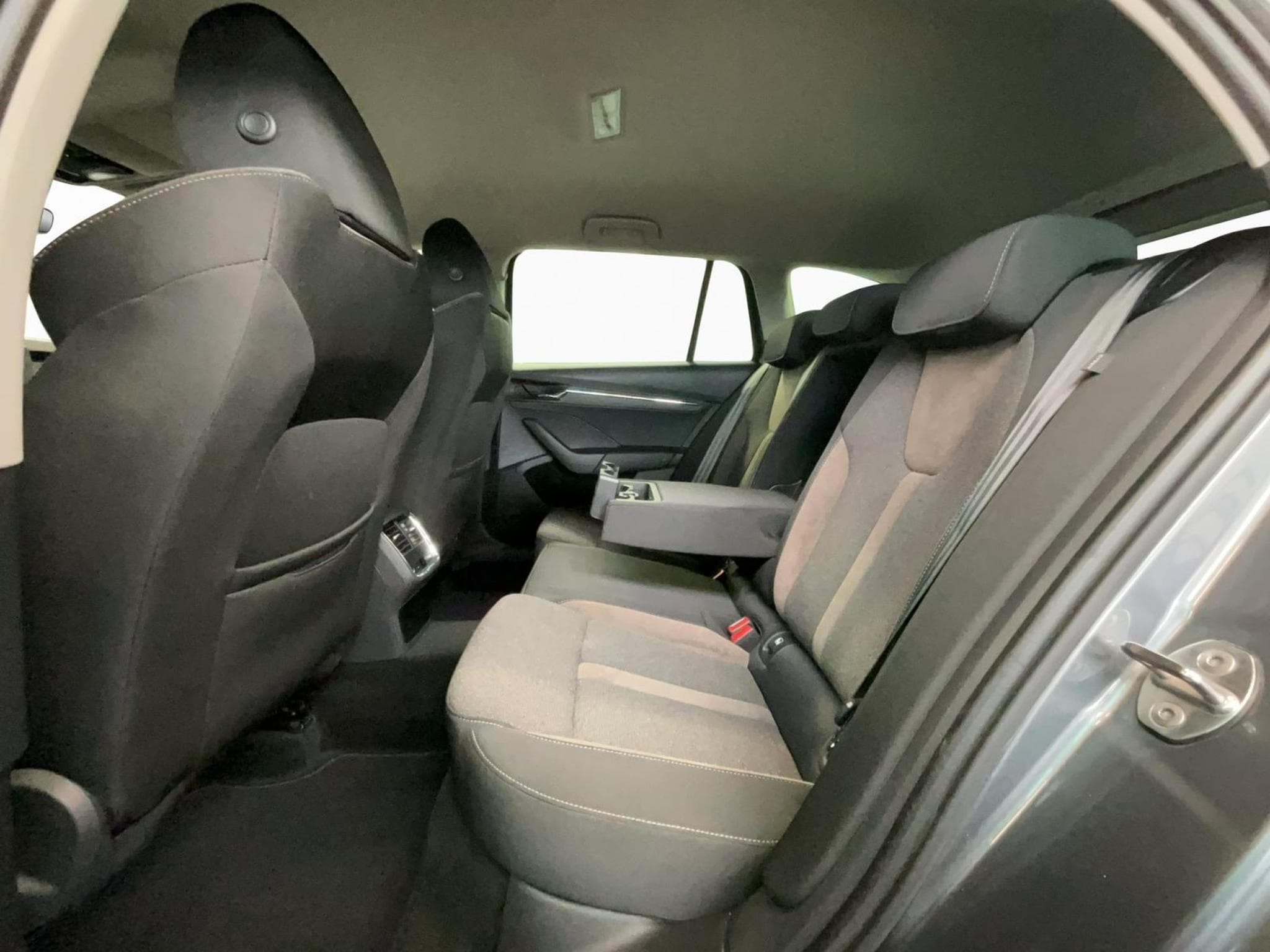 Skoda Octavia Combi+Scout+DSG+4x4+AHK (2022) - Photo 15