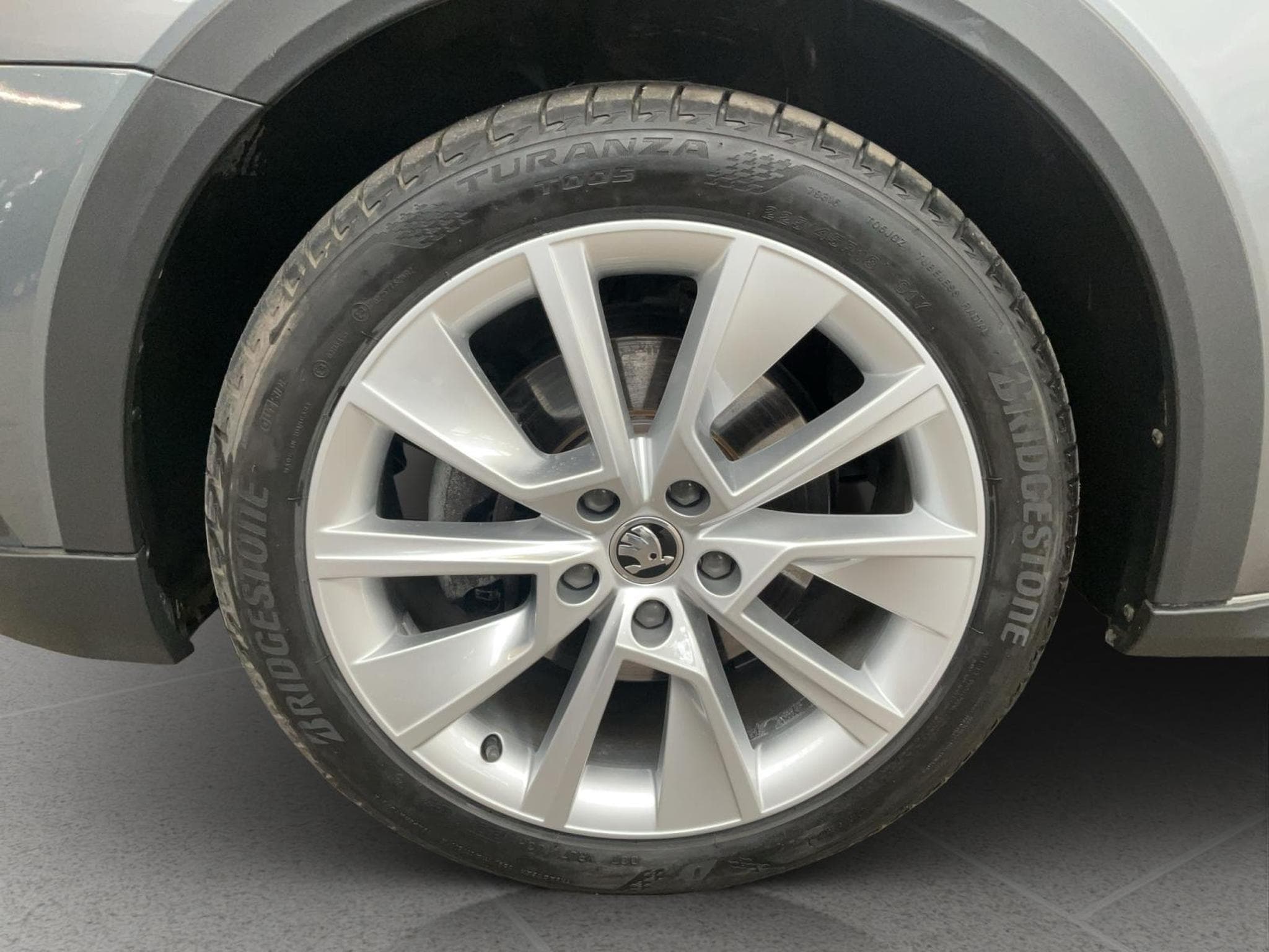 Skoda Octavia Combi+Scout+DSG+4x4+AHK (2022) - Photo 8