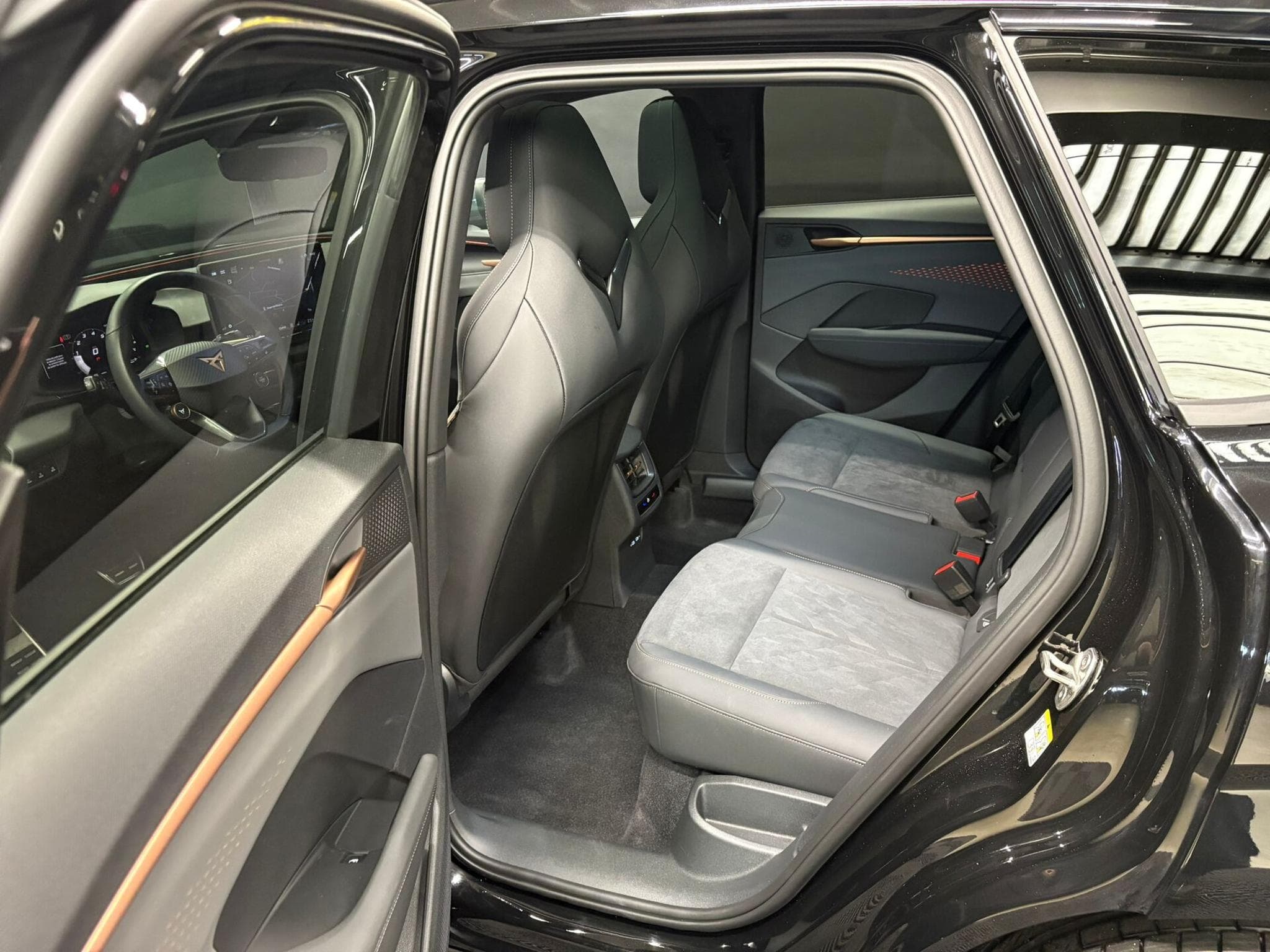 Cupra Terramar VZ 2.0 TSI 265cv 4x4 PANO/ATTELAGE/CAM360 (2026) - Photo 9