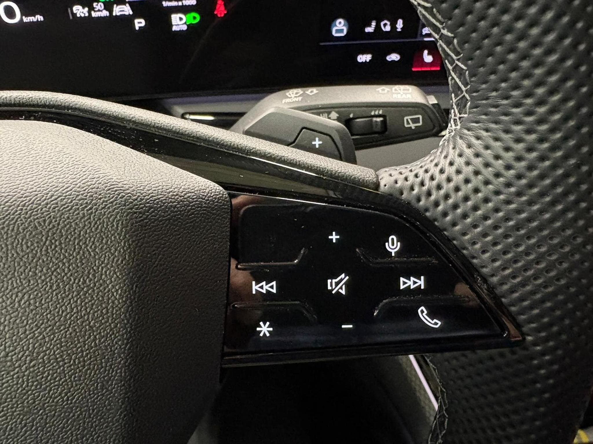 Audi A6 AVANT S-line 2.0 TDI 204CV PANO/360/CUIR (2025) - Photo 12