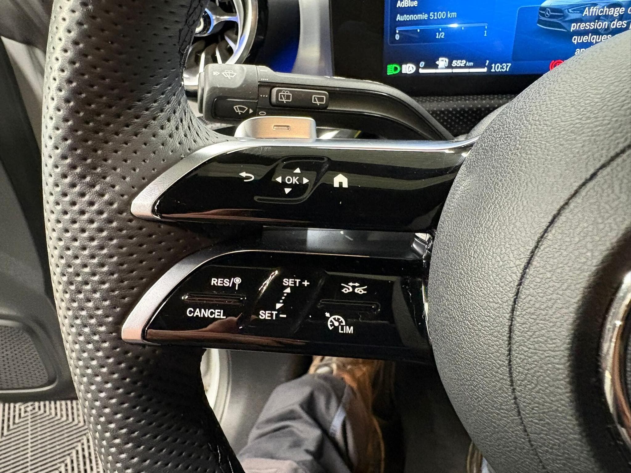 Mercedes CLA 200 AMG night edition CAMERA/ATTELAGE (2025) - Photo 11