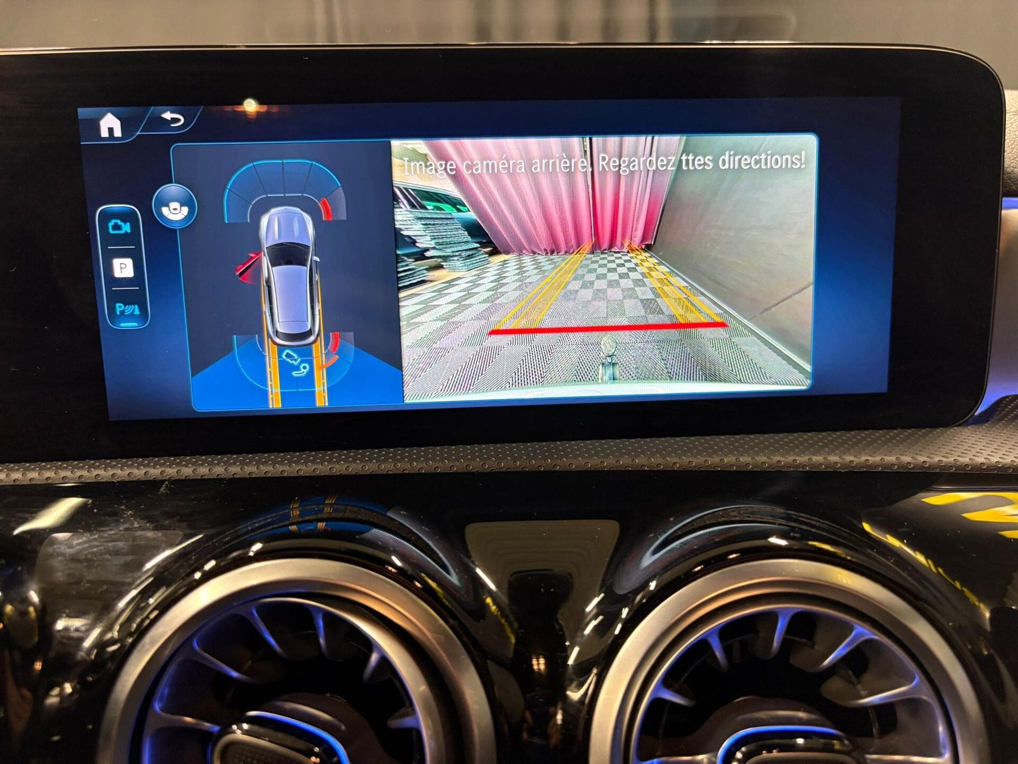 Mercedes CLA 200 AMG night edition CAMERA/ATTELAGE (2025) - Photo 9