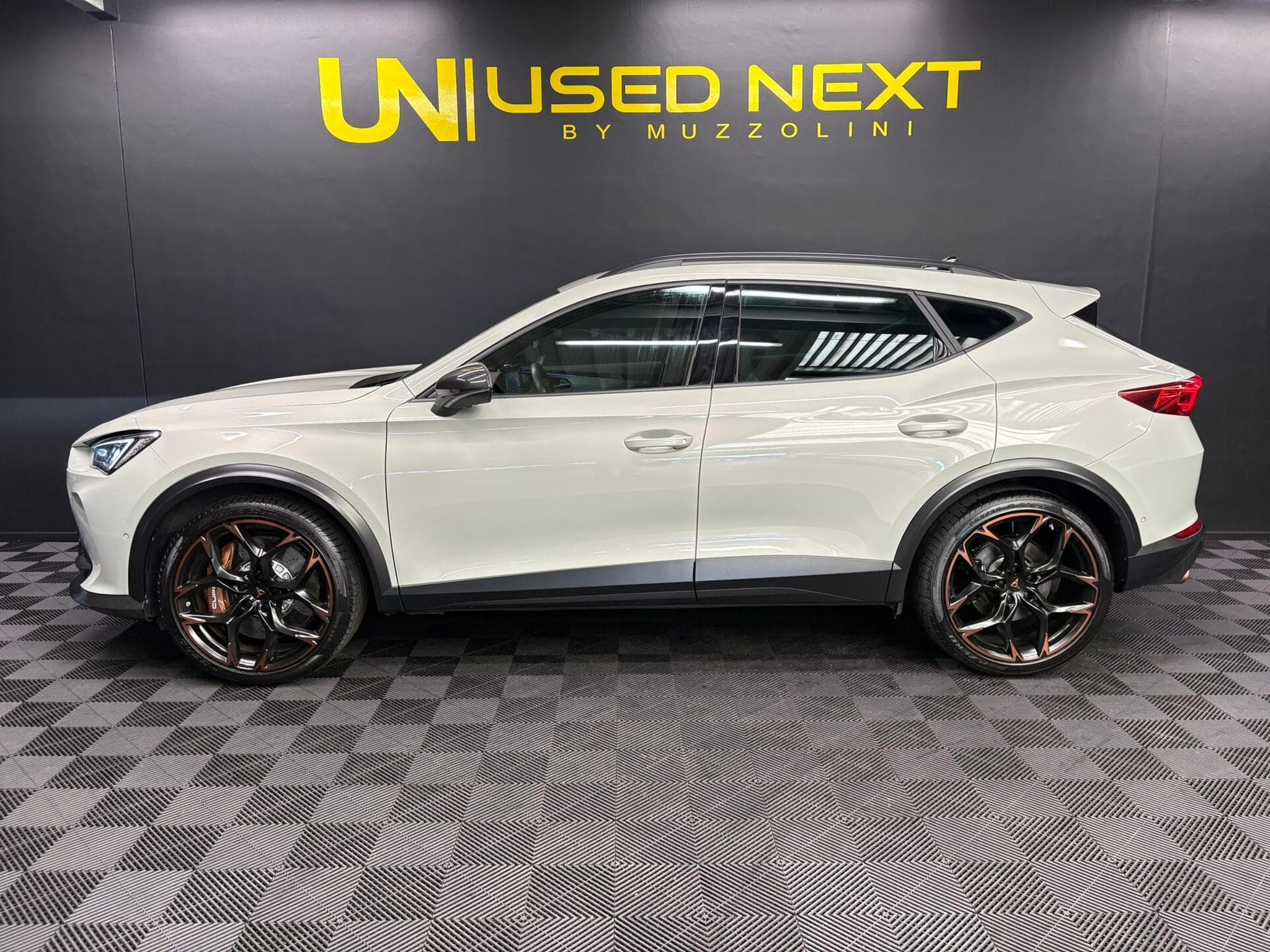 Cupra Formentor VZ5 Taiga Grey Edition 390cv CAMERA360/BEATS AUDIO (2023) - Photo 4