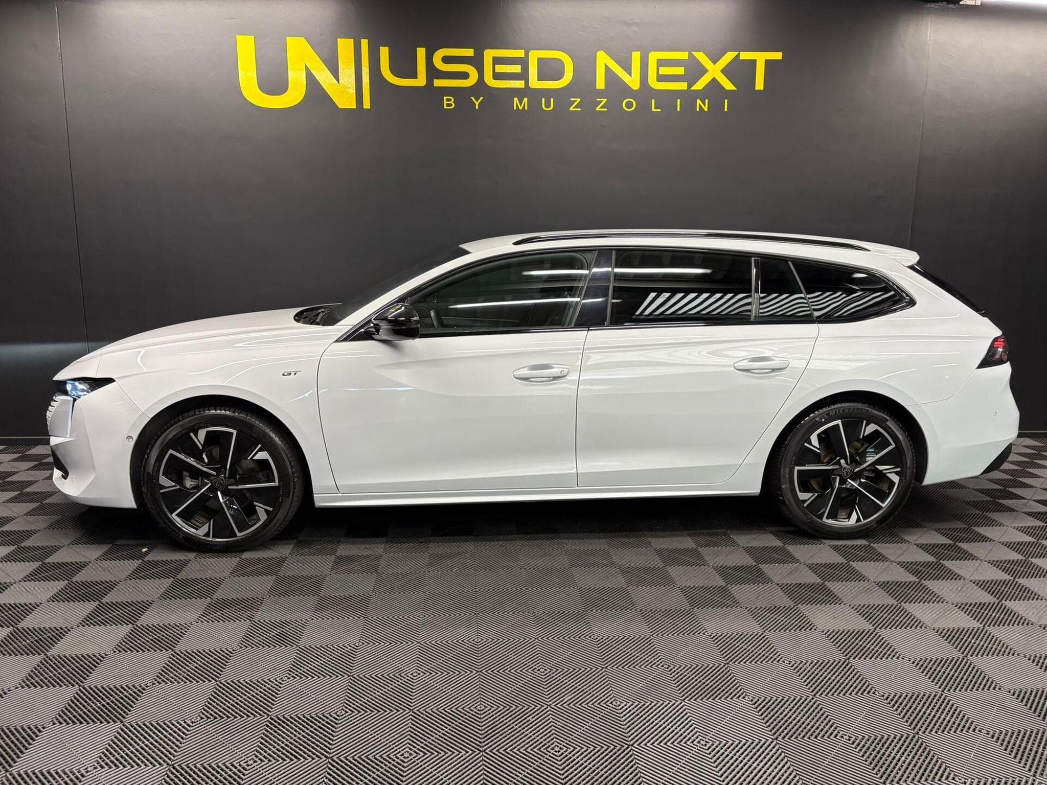 Peugeot 508 SW GT Blue HDI 130 EAT8 (2024) - Photo 2