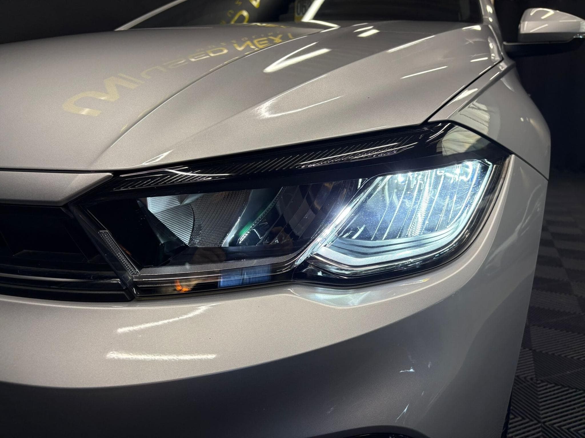 VW Polo 1.0 TSI R-line 110 DSG7 (2023) - Foto 8