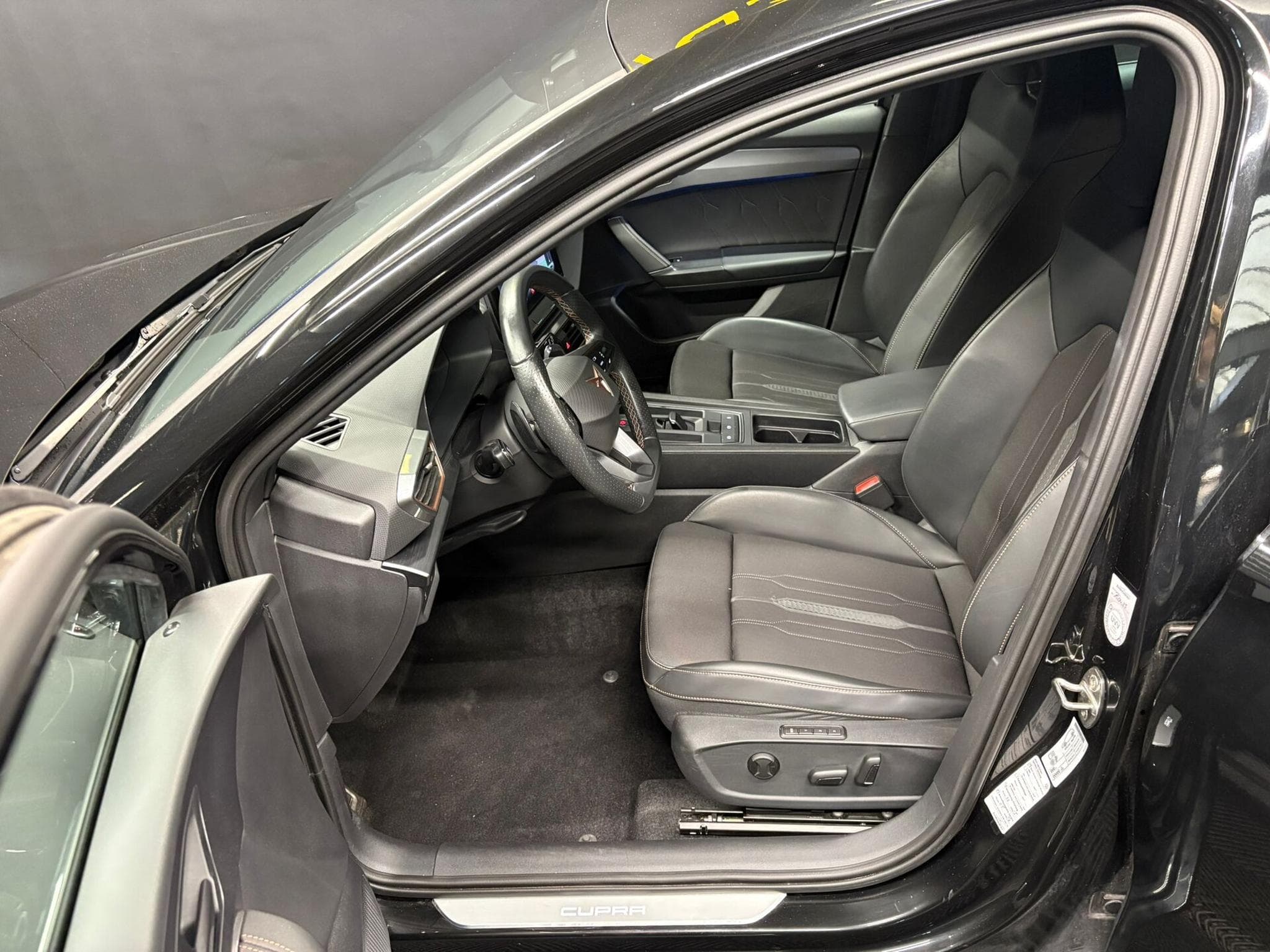 Cupra Leon 1.4 e-Hybrid 245 CH DSG Keyless/ACC/Mirror Link+ (2022) - Photo 12