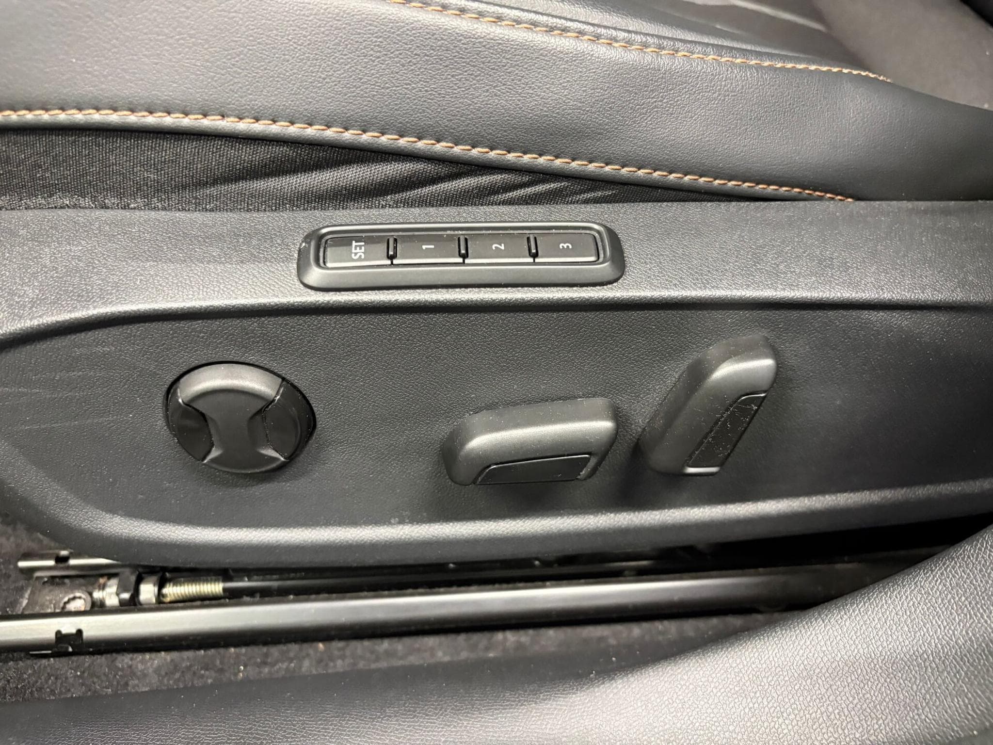 Cupra Leon 1.4 e-Hybrid 245 CH DSG Keyless/ACC/Mirror Link+ (2022) - Photo 13