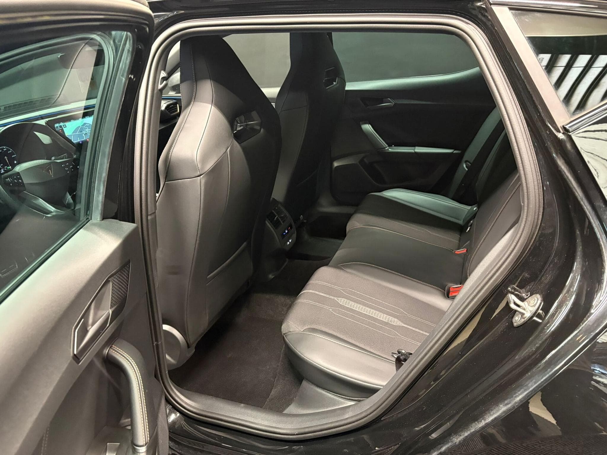 Cupra Leon 1.4 e-Hybrid 245 CH DSG Keyless/ACC/Mirror Link+ (2022) - Photo 14