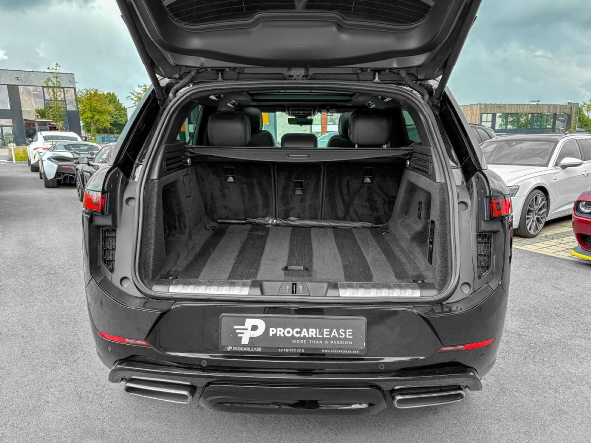 Land-Rover Range Rover Sport DYNAMIC HSE P440E/22/AHK/PANO/VOLL (2023) - Photo 21