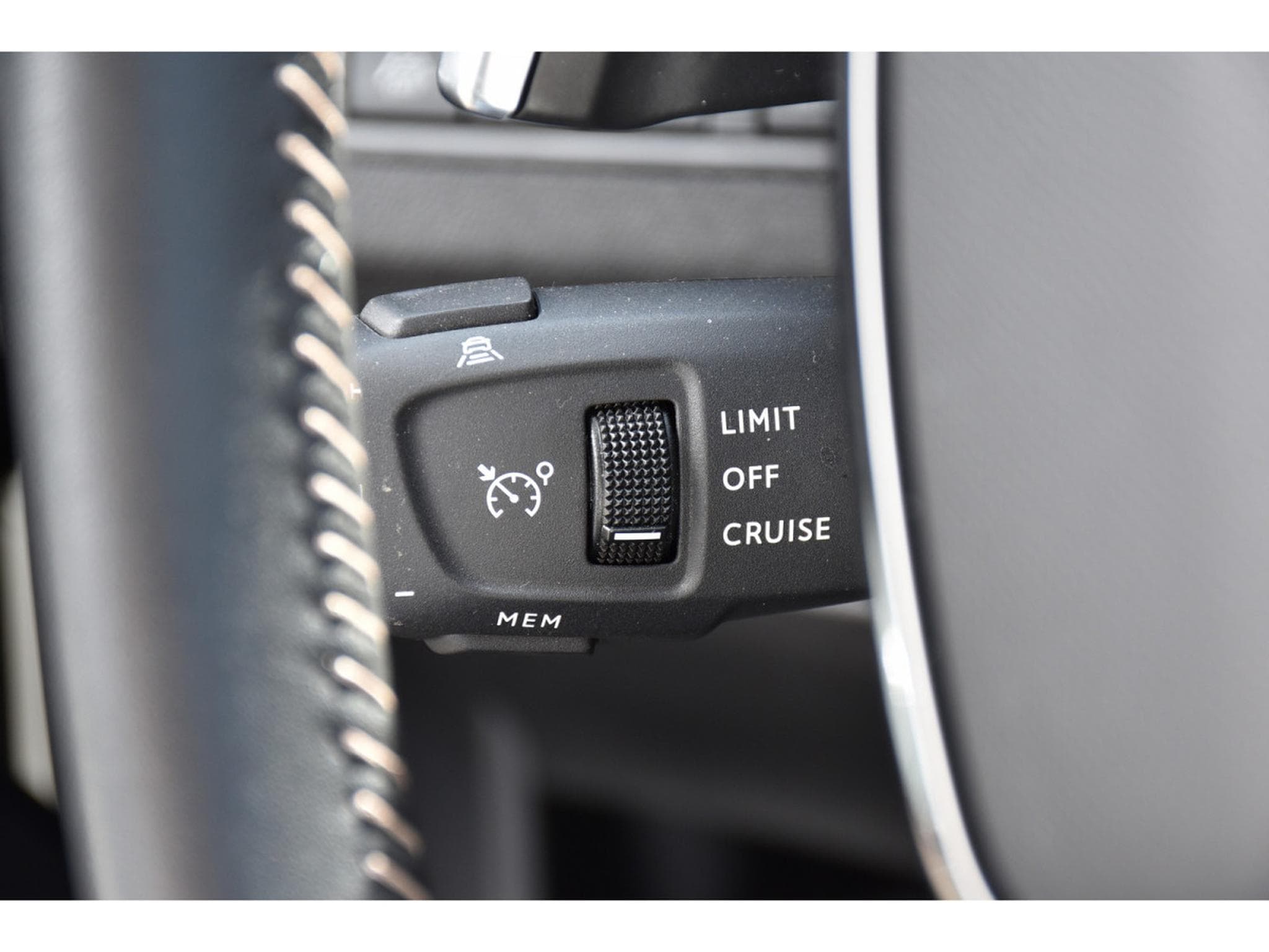 Peugeot 3008 1.6 Hybrid PHEV 180 Allure e-EAT8 ACC LANE SIDE CAM 1° MAIN (2024) - Foto 17